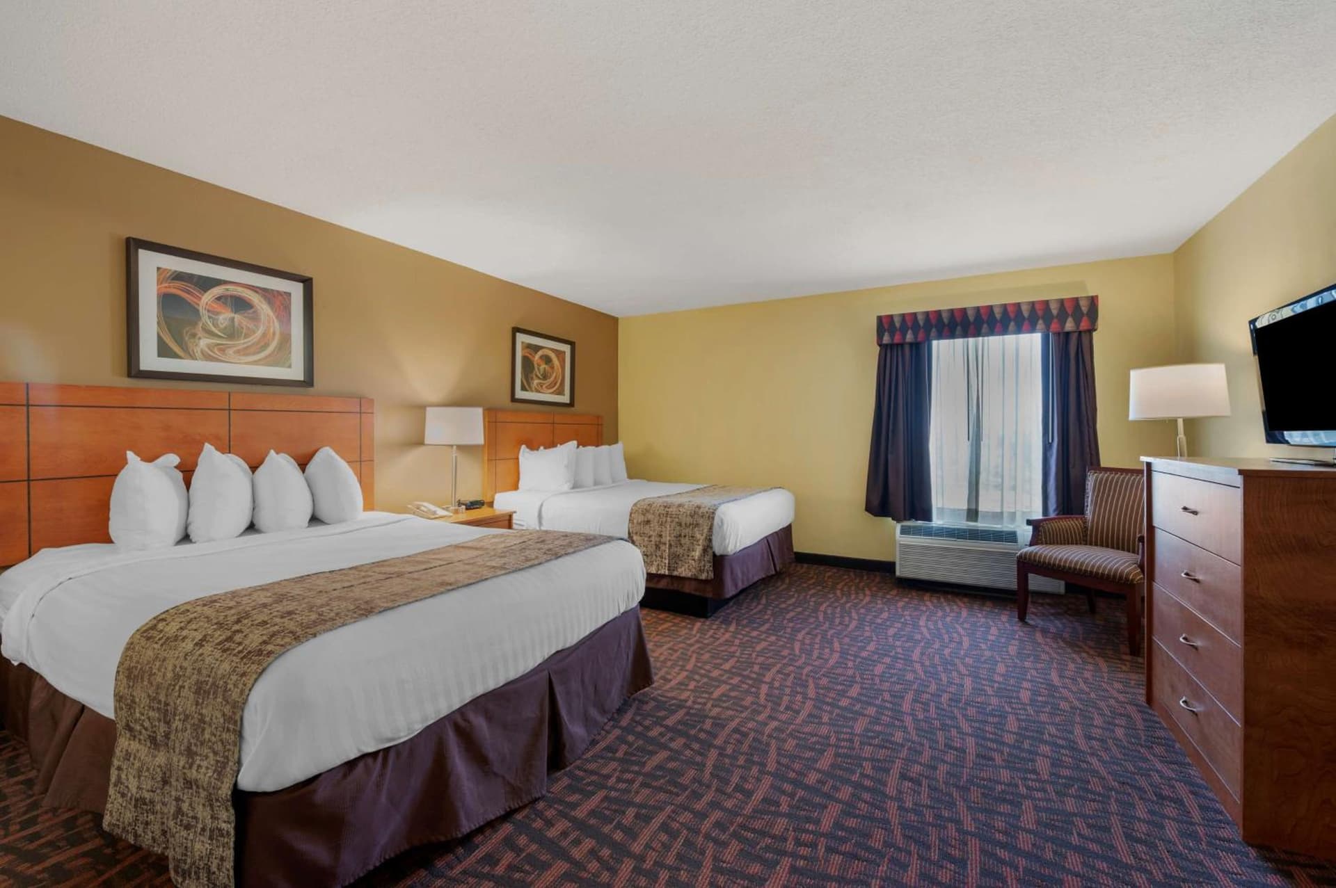 Best Western Louisville East Inn & Suites interior in Louisville, KY — gallery photo 2