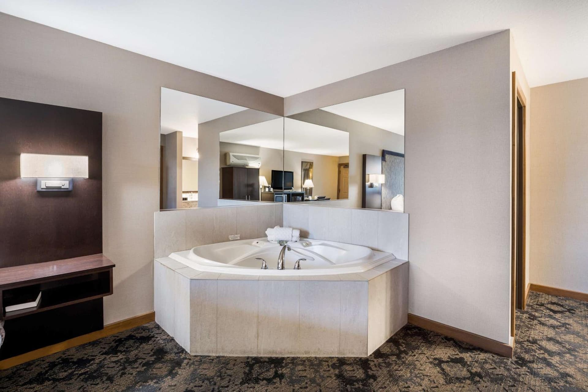 Best Western Windsor Inn gallery photo in Ashland, OR — image 9