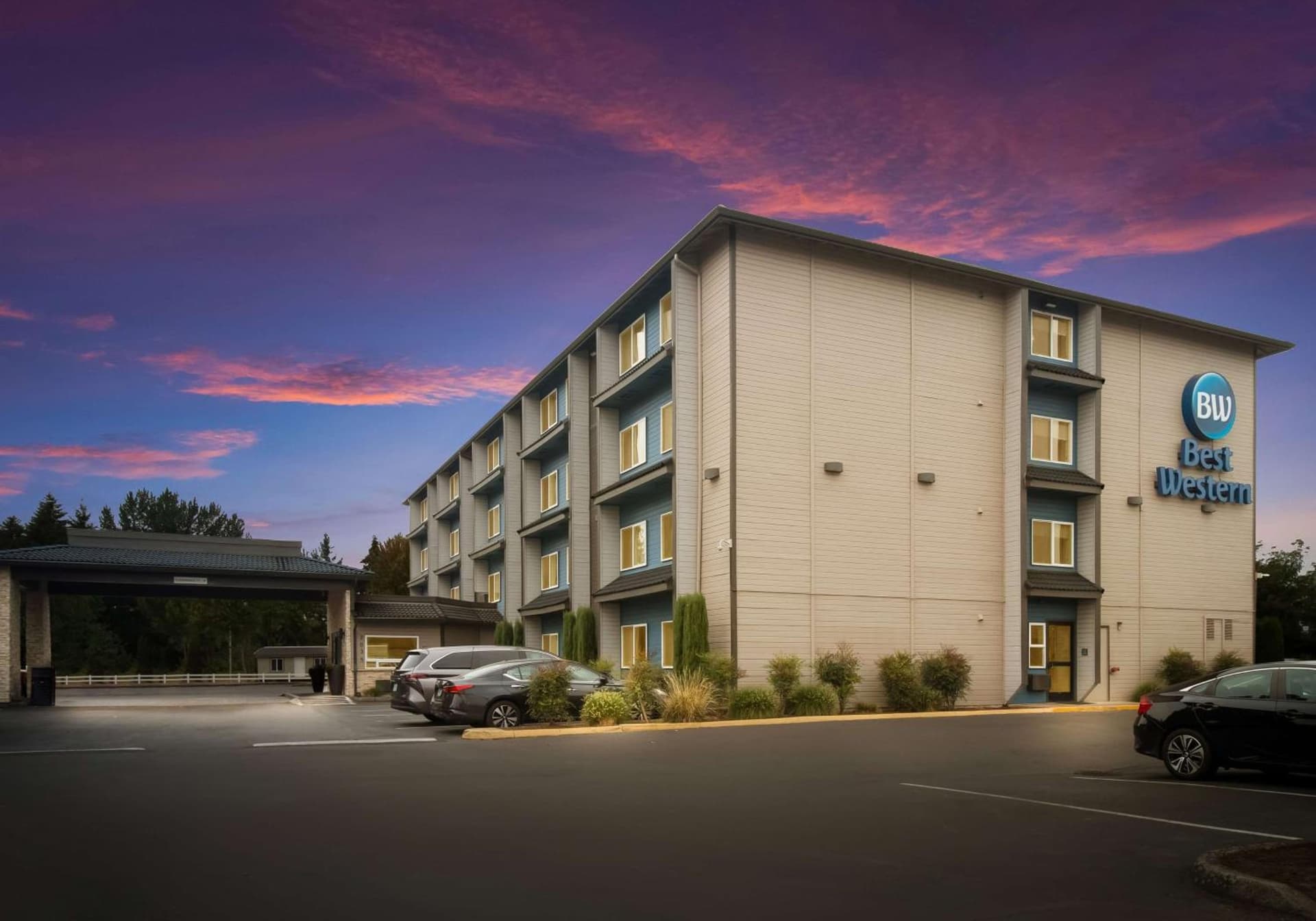 Best Western McMinnville Inn property views in McMinnville, OR — gallery photo 3