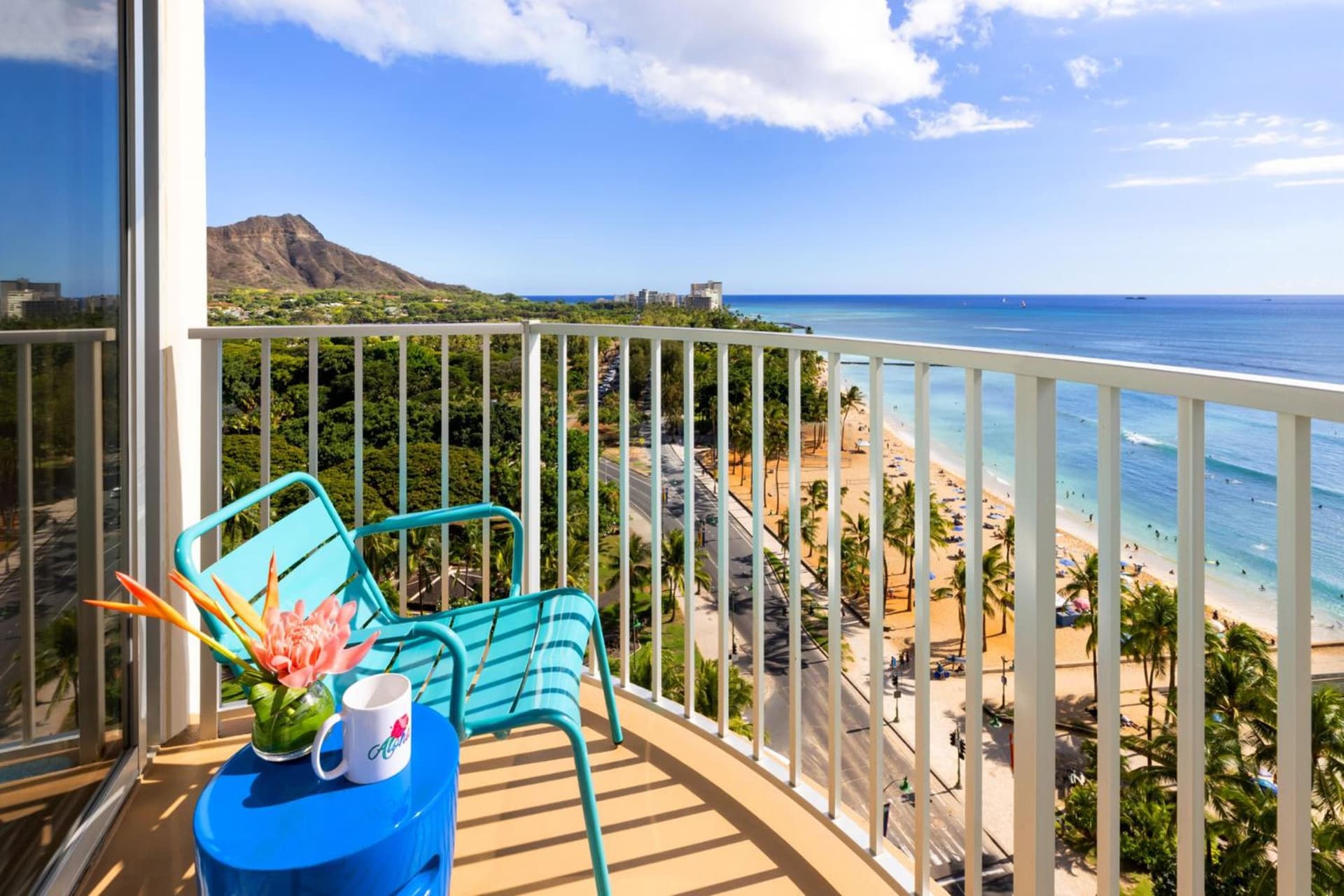 The Twin Fin Hotel interior in Honolulu, HI — gallery photo 2
