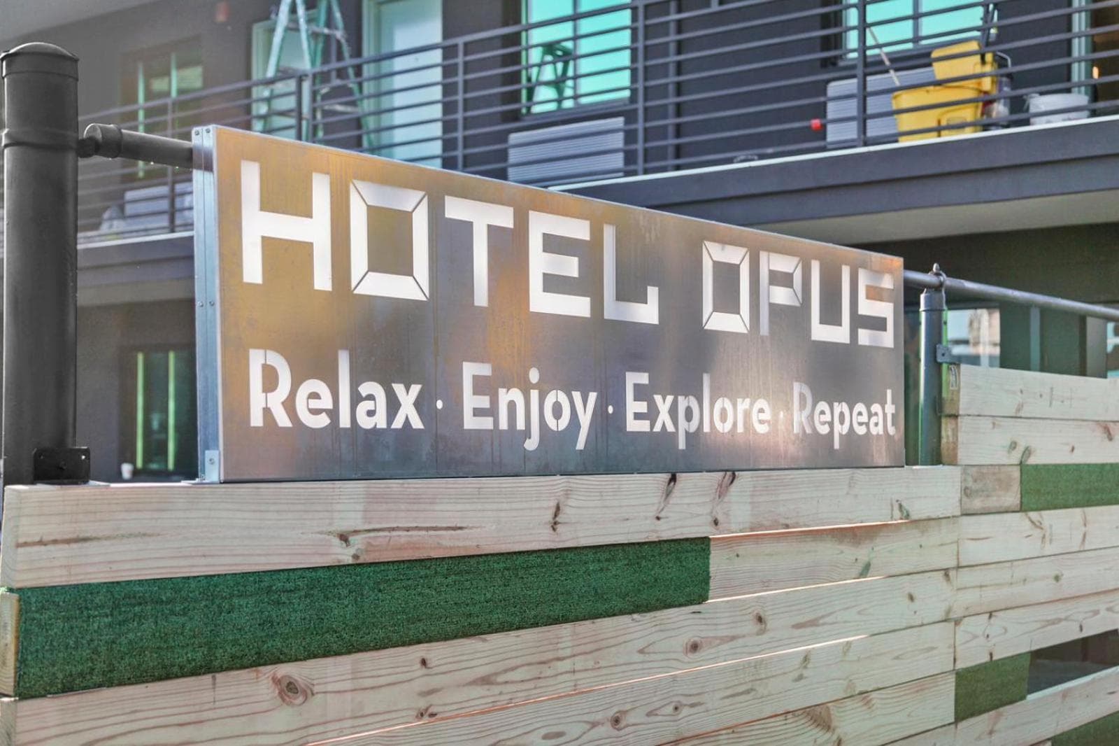 Hotel OPUS Bronx Near Bay Plaza Mall interior in Bronx, NY — gallery photo 2
