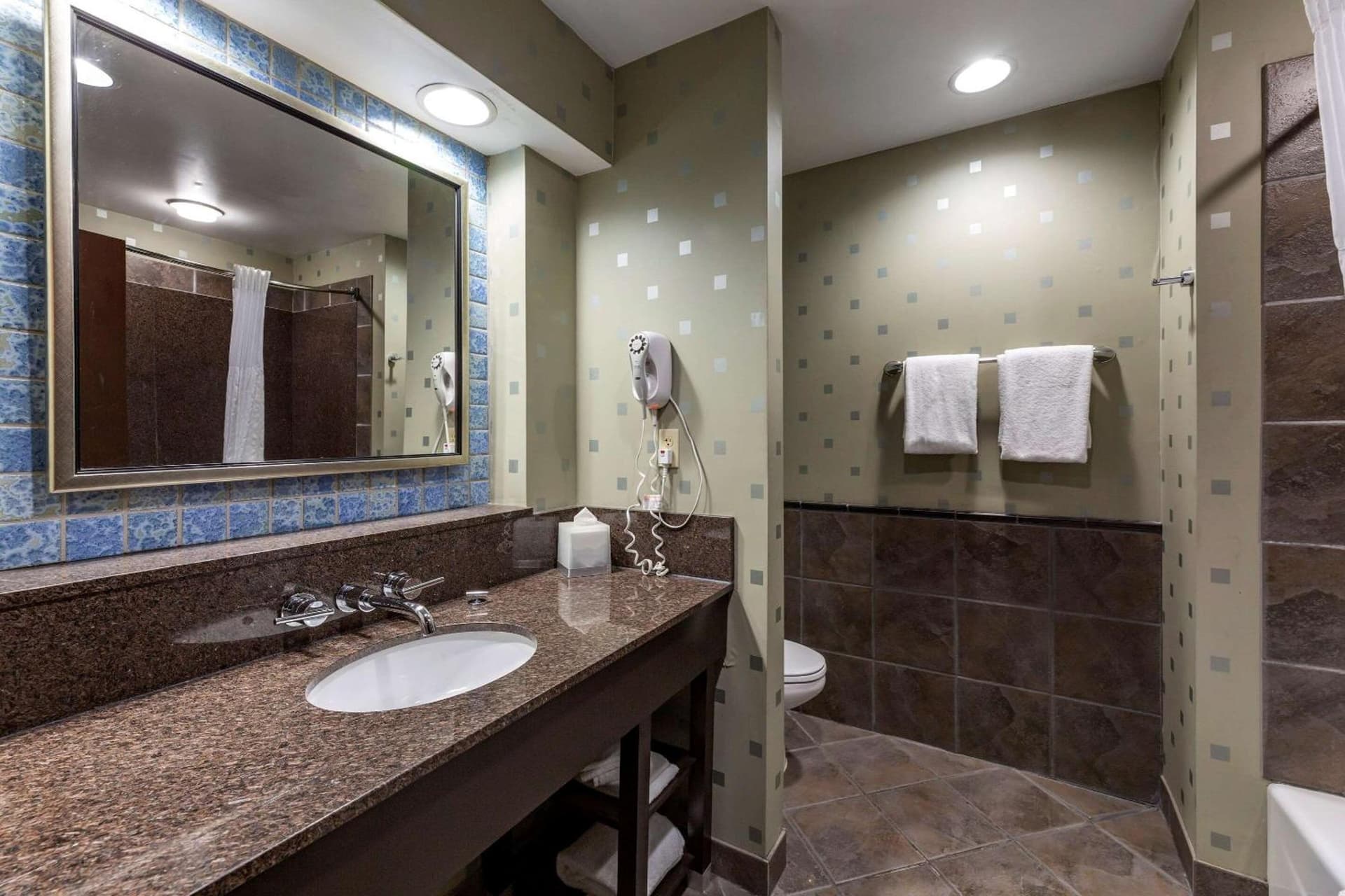 Comfort Suites Perrysburg - Toledo South gallery photo in Perrysburg, OH — image 5