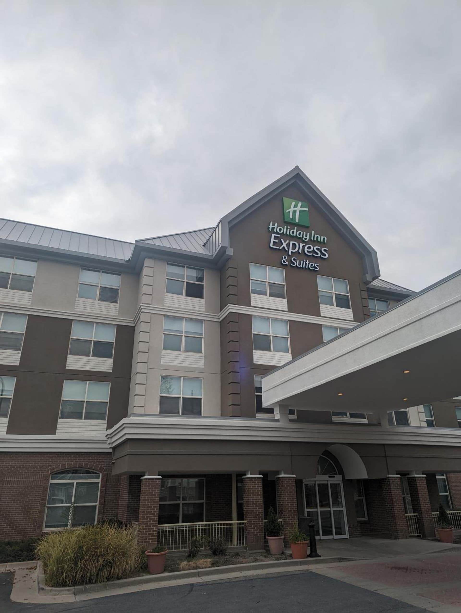Holiday Inn Express & Suites Salt Lake City N - Bountiful featured exterior or lobby in Bountiful, UT — similar hotel