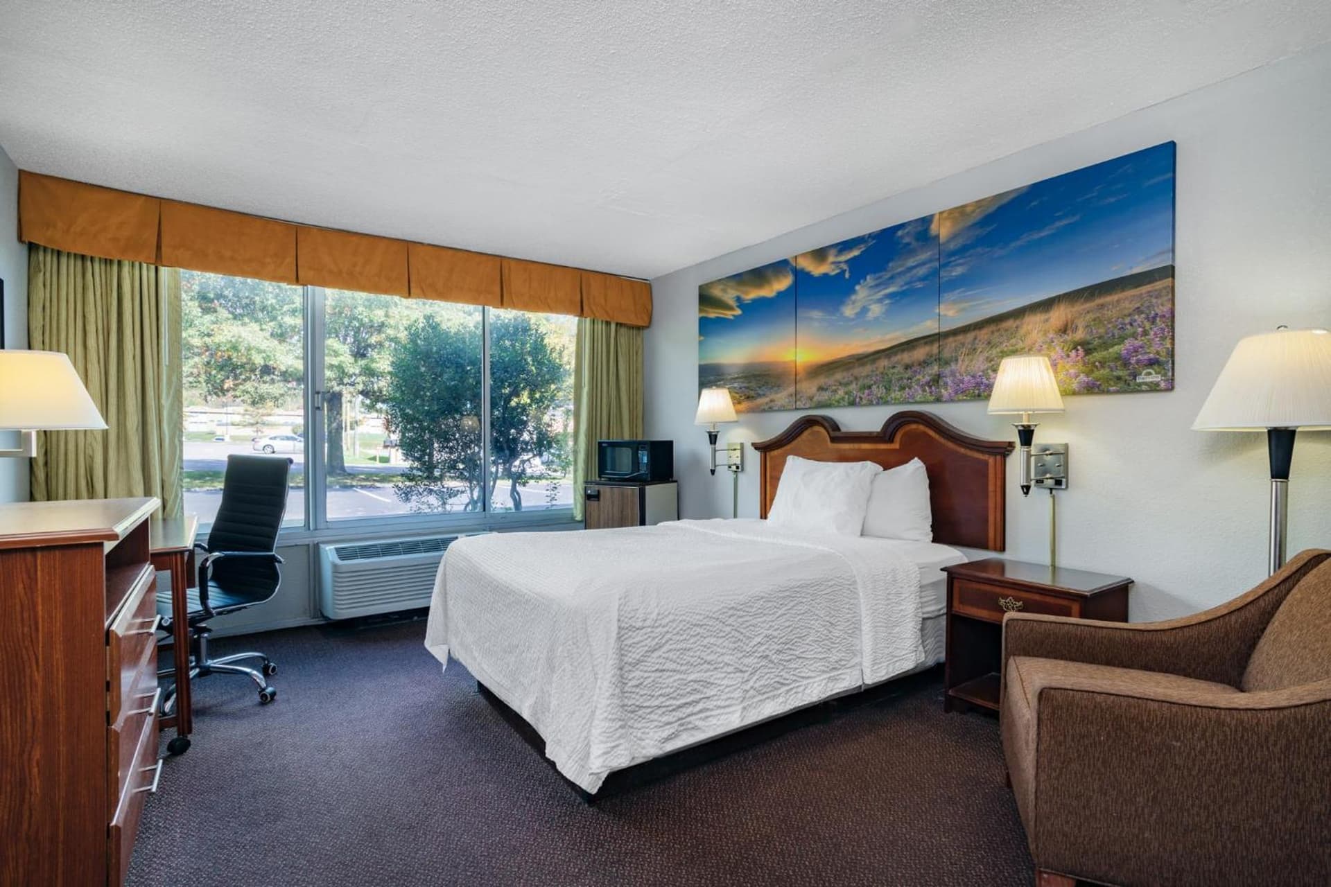 Days Inn by Wyndham Cambridge gallery photo in Cambridge, OH — image 24