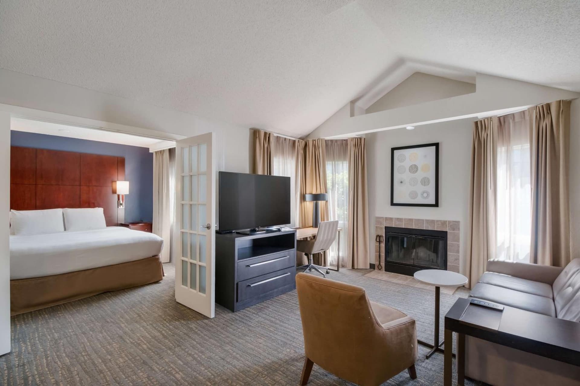 Sonesta ES Suites Huntington Beach Fountain Valley property views in Huntington Beach, CA — gallery photo 3