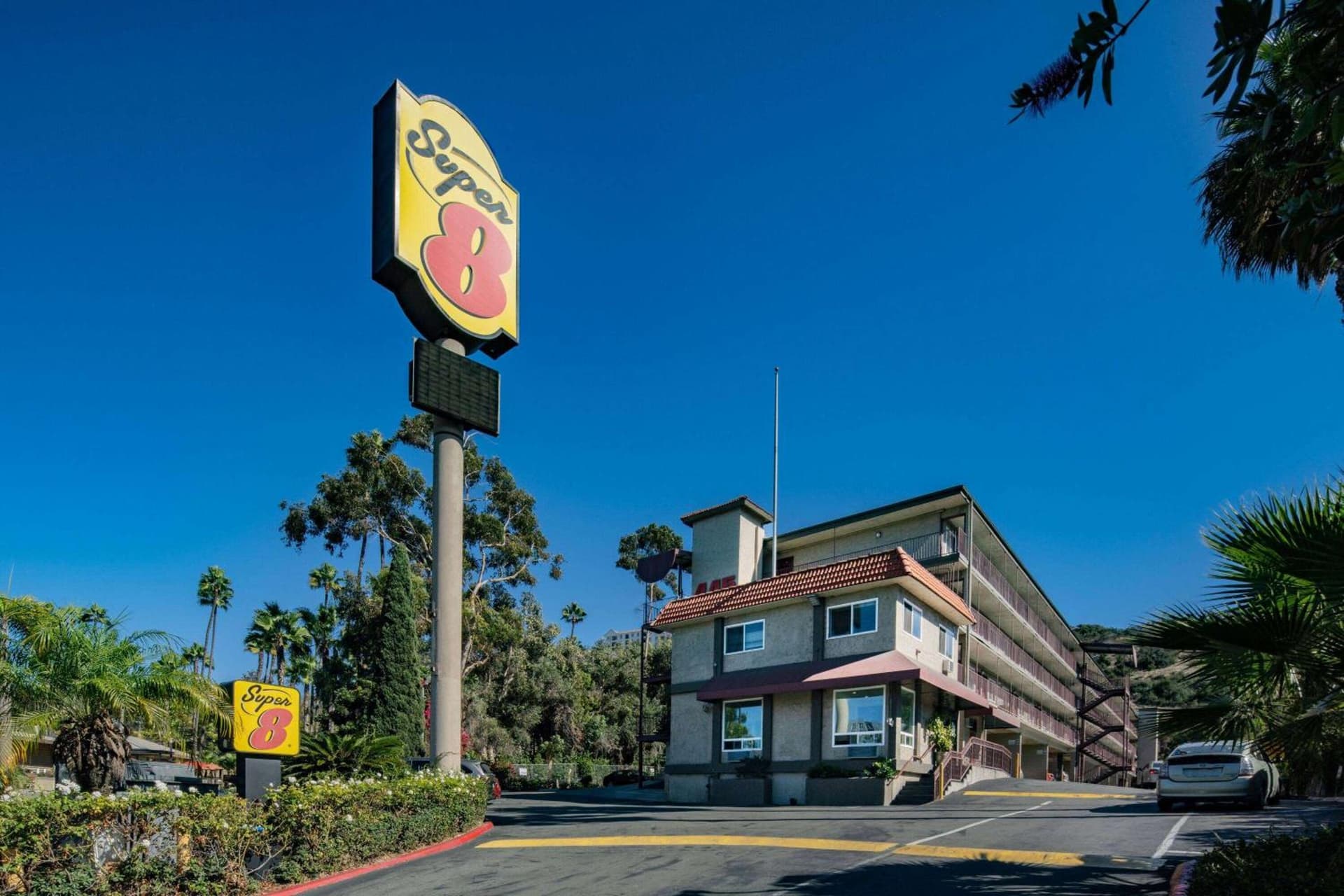Super 8 by Wyndham San Diego Hotel Circle property views in San Diego, CA — gallery photo 3