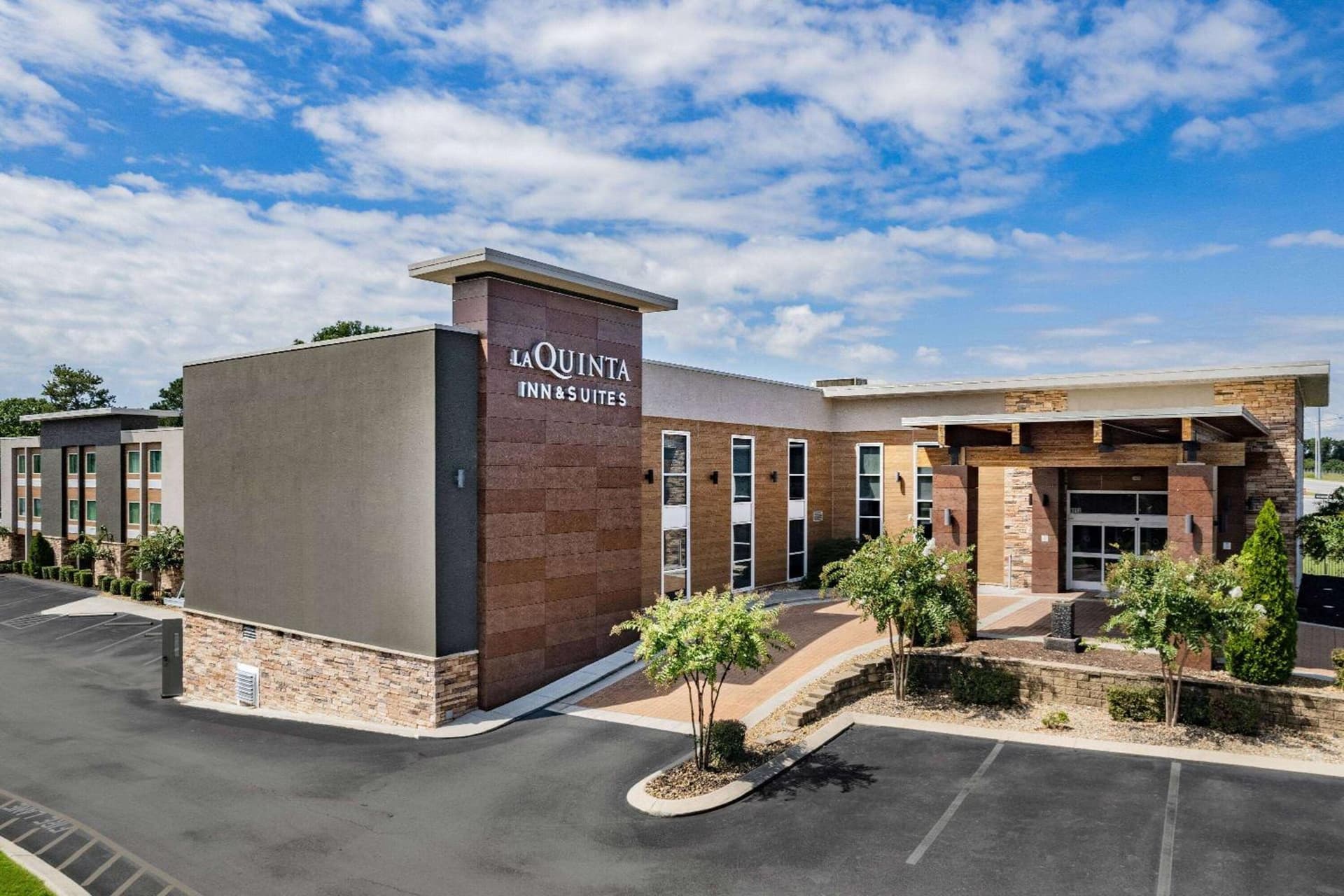 La Quinta by Wyndham Chattanooga - East Ridge interior in Chattanooga, TN — gallery photo 2