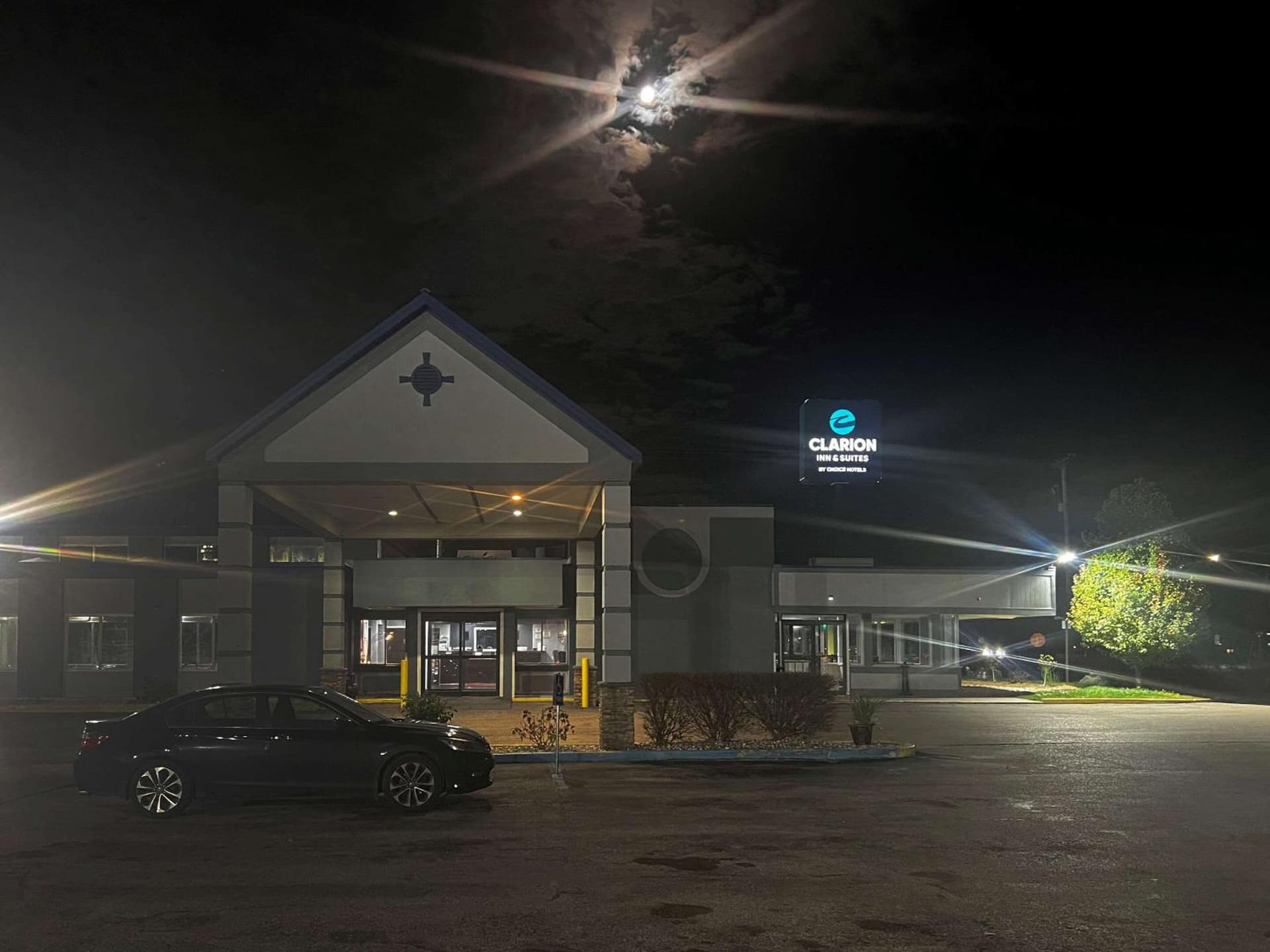 Days Inn & Suites by Wyndham Norton Shores/Muskegon gallery photo in Muskegon, MI — image 29