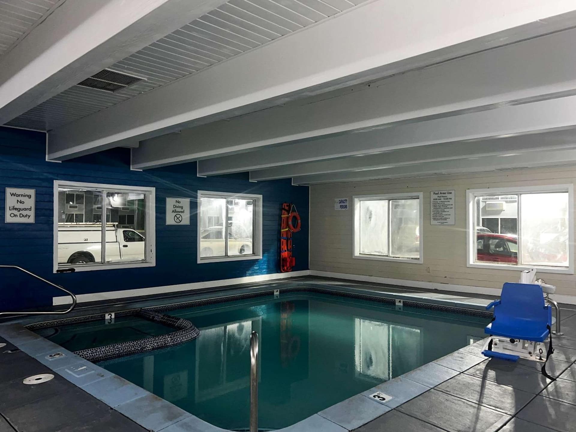 Days Inn & Suites by Wyndham Norton Shores/Muskegon gallery photo in Muskegon, MI — image 7