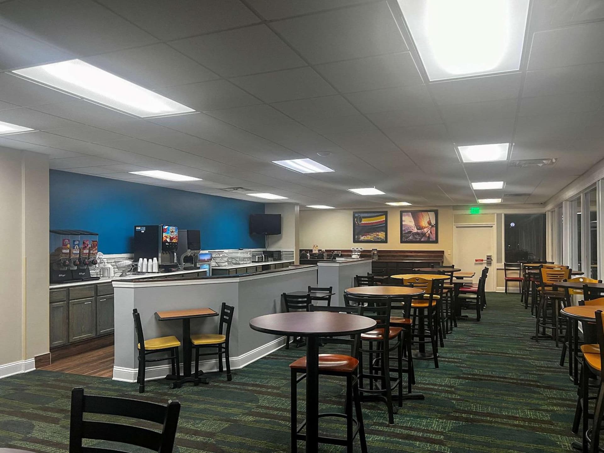 Days Inn & Suites by Wyndham Norton Shores/Muskegon gallery photo in Muskegon, MI — image 42