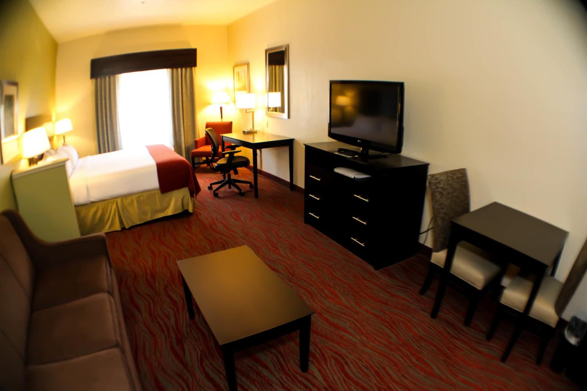 Holiday Inn Express & Suites Indianapolis North - Carmel by IHG interior in Carmel, IN — gallery photo 2