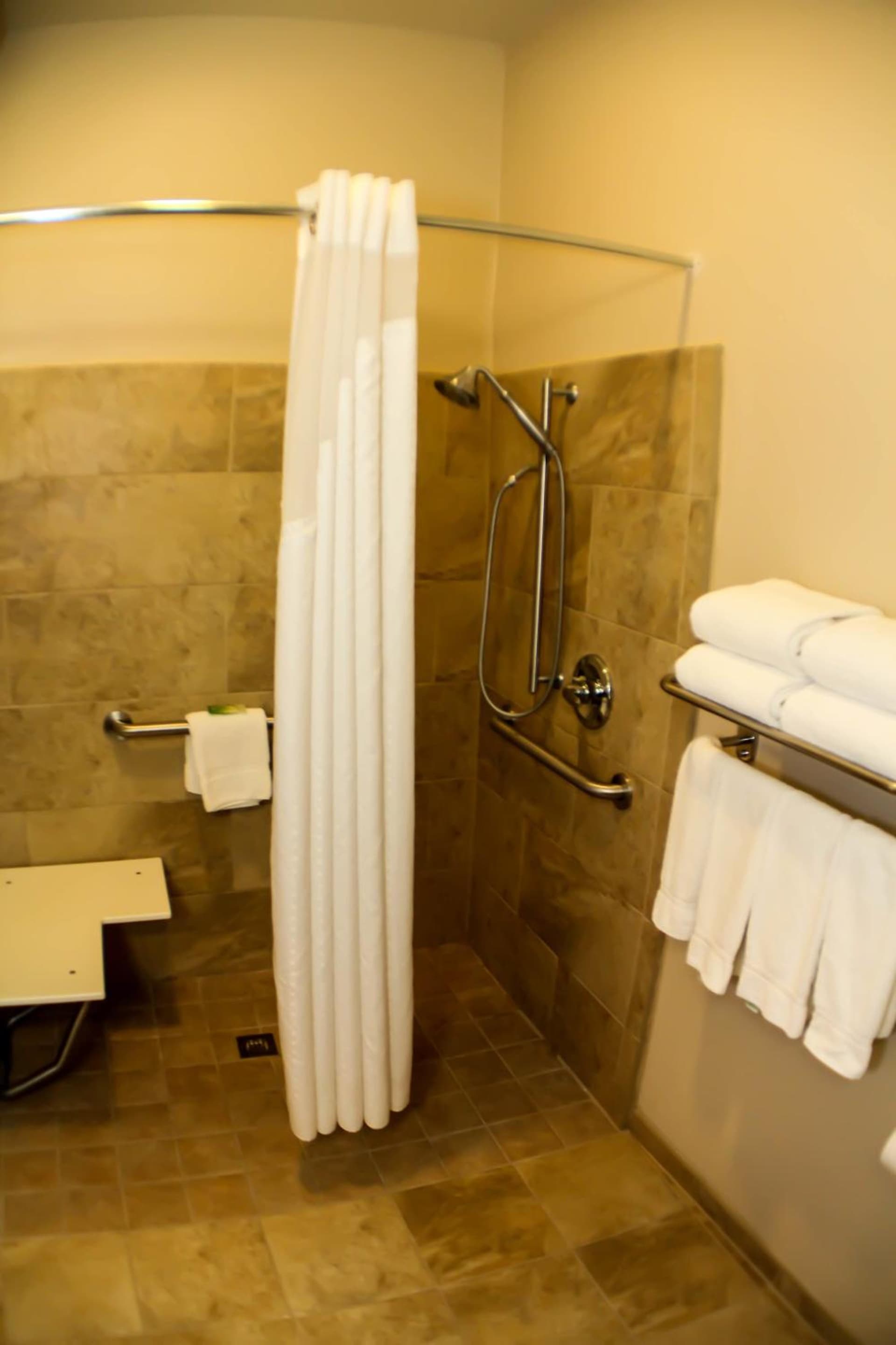 Holiday Inn Express & Suites Indianapolis North - Carmel by IHG gallery photo in Carmel, IN — image 11