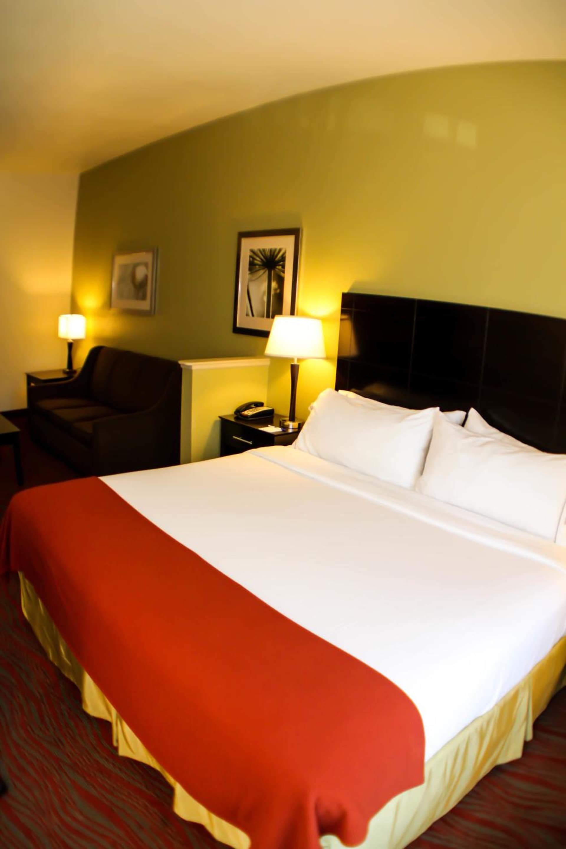 Holiday Inn Express & Suites Indianapolis North - Carmel by IHG gallery photo in Carmel, IN — image 17