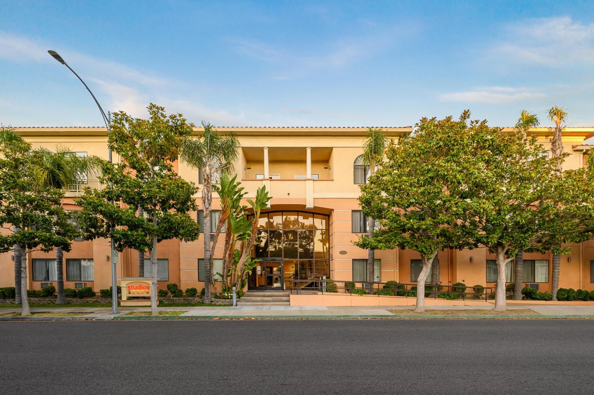 Studios Inn featured exterior or lobby in San Jose, CA — similar hotel