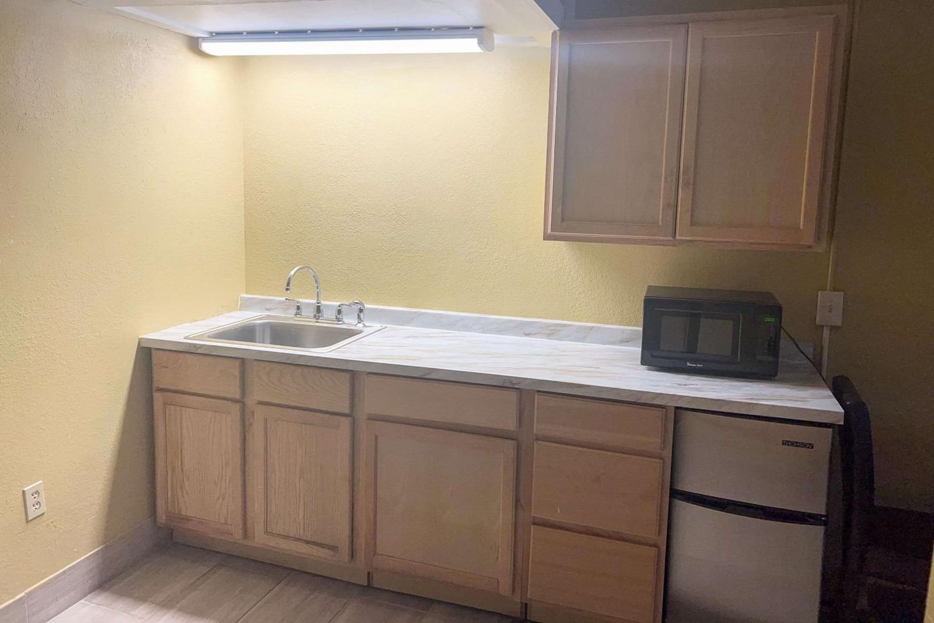 Days Inn & Suites by Wyndham Norton Shores/Muskegon property views in Muskegon, MI — gallery photo 3