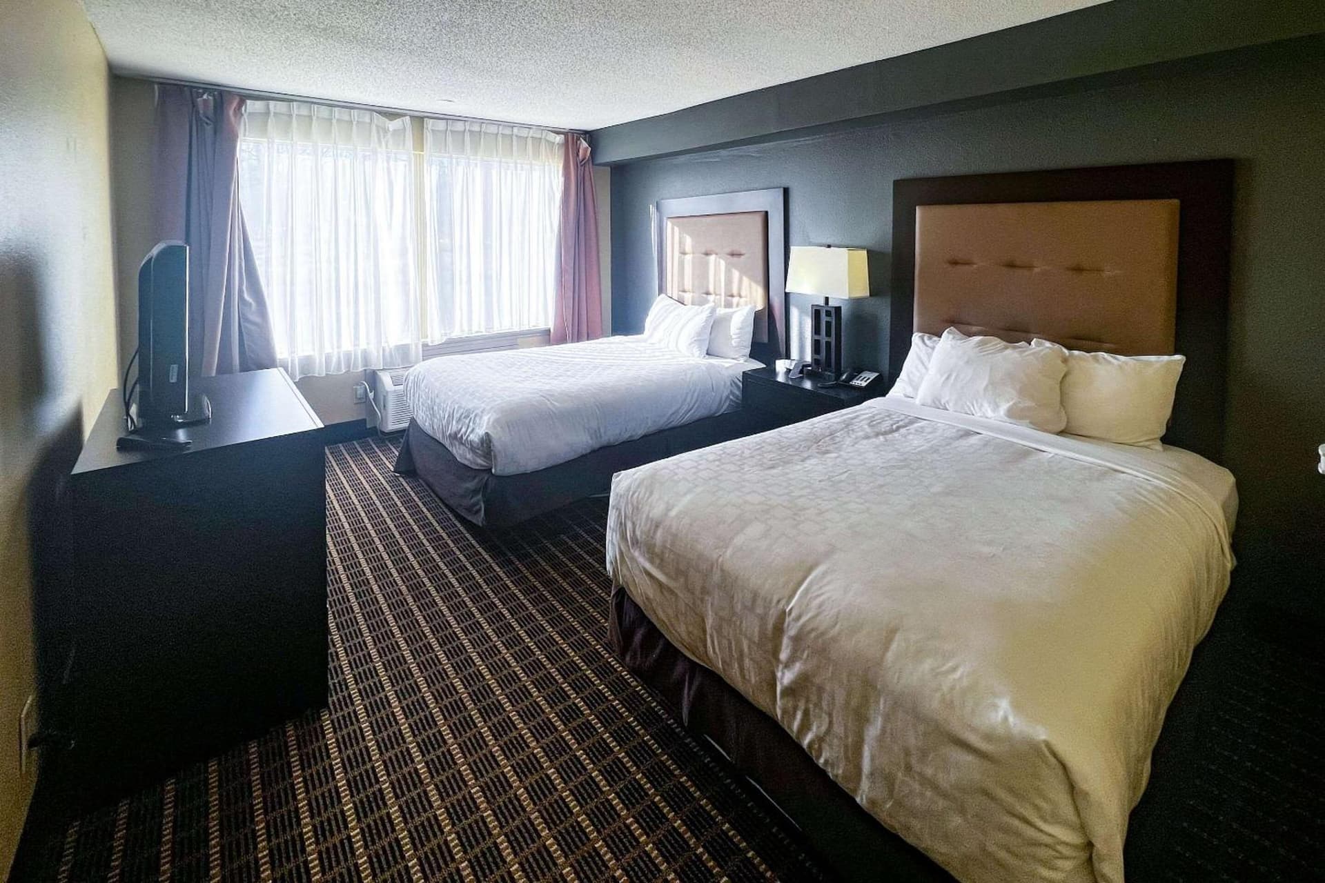 Days Inn & Suites by Wyndham Norton Shores/Muskegon gallery photo in Muskegon, MI — image 50