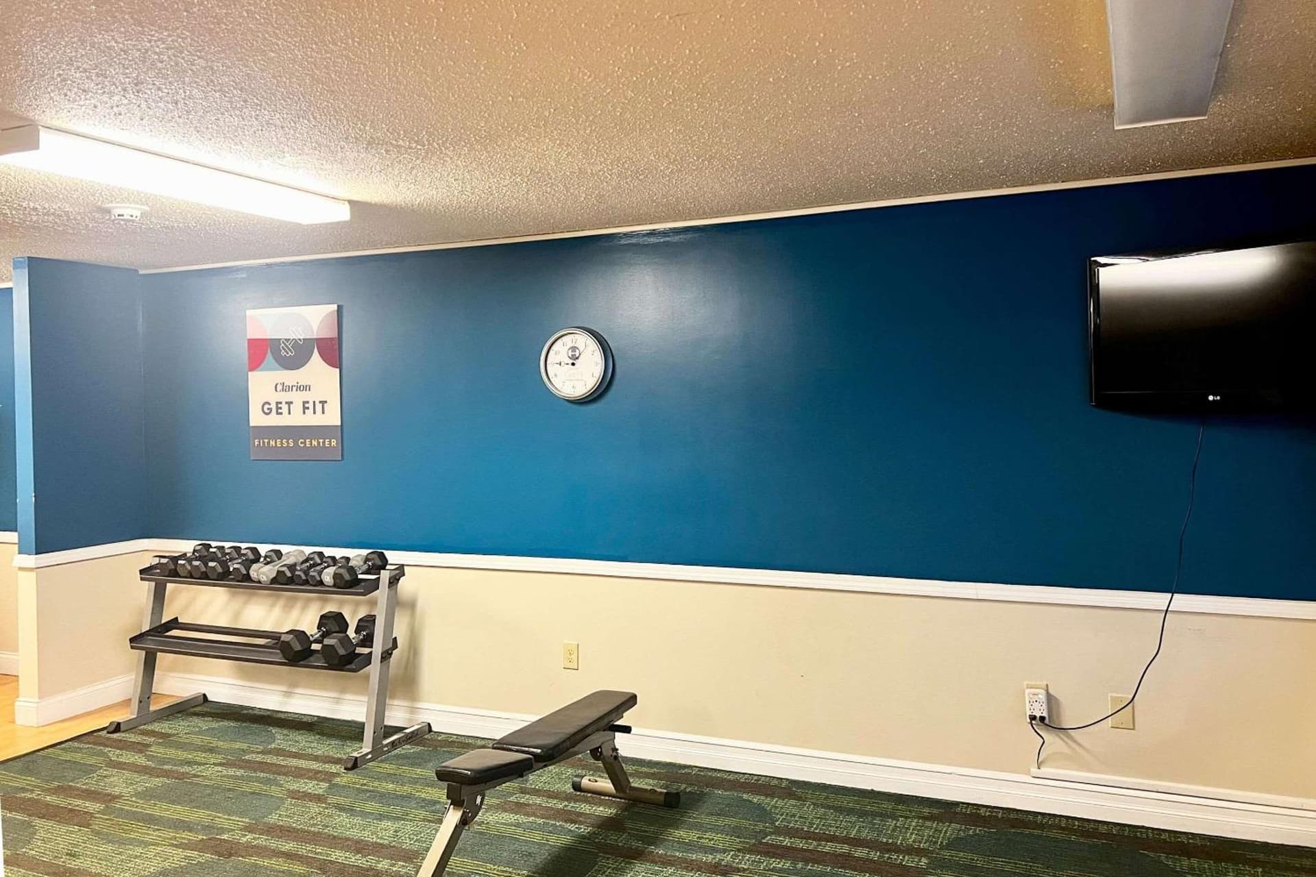 Days Inn & Suites by Wyndham Norton Shores/Muskegon gallery photo in Muskegon, MI — image 28