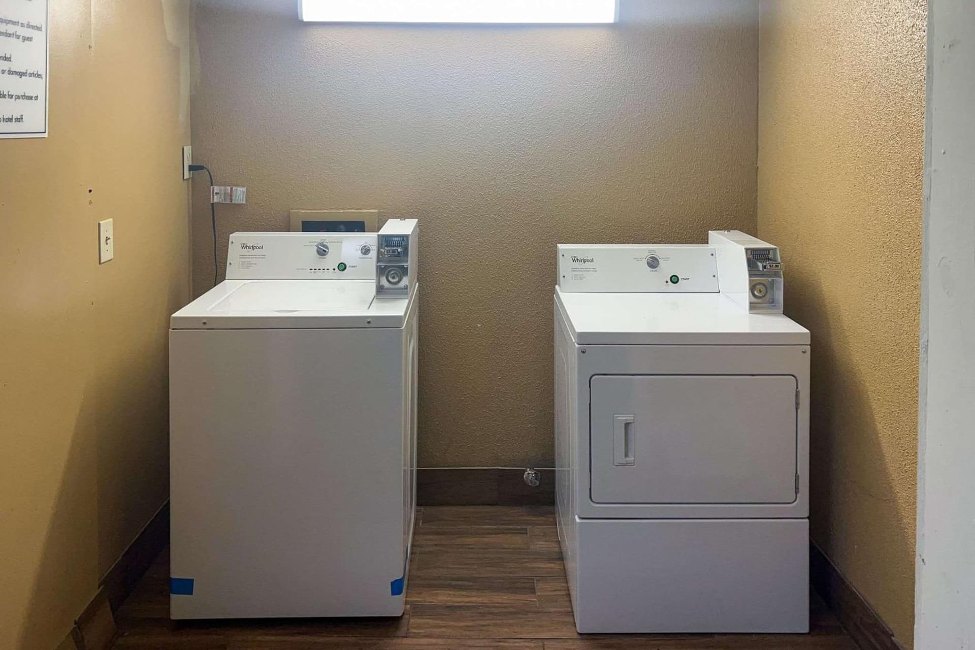 Days Inn & Suites by Wyndham Norton Shores/Muskegon gallery photo in Muskegon, MI — image 48