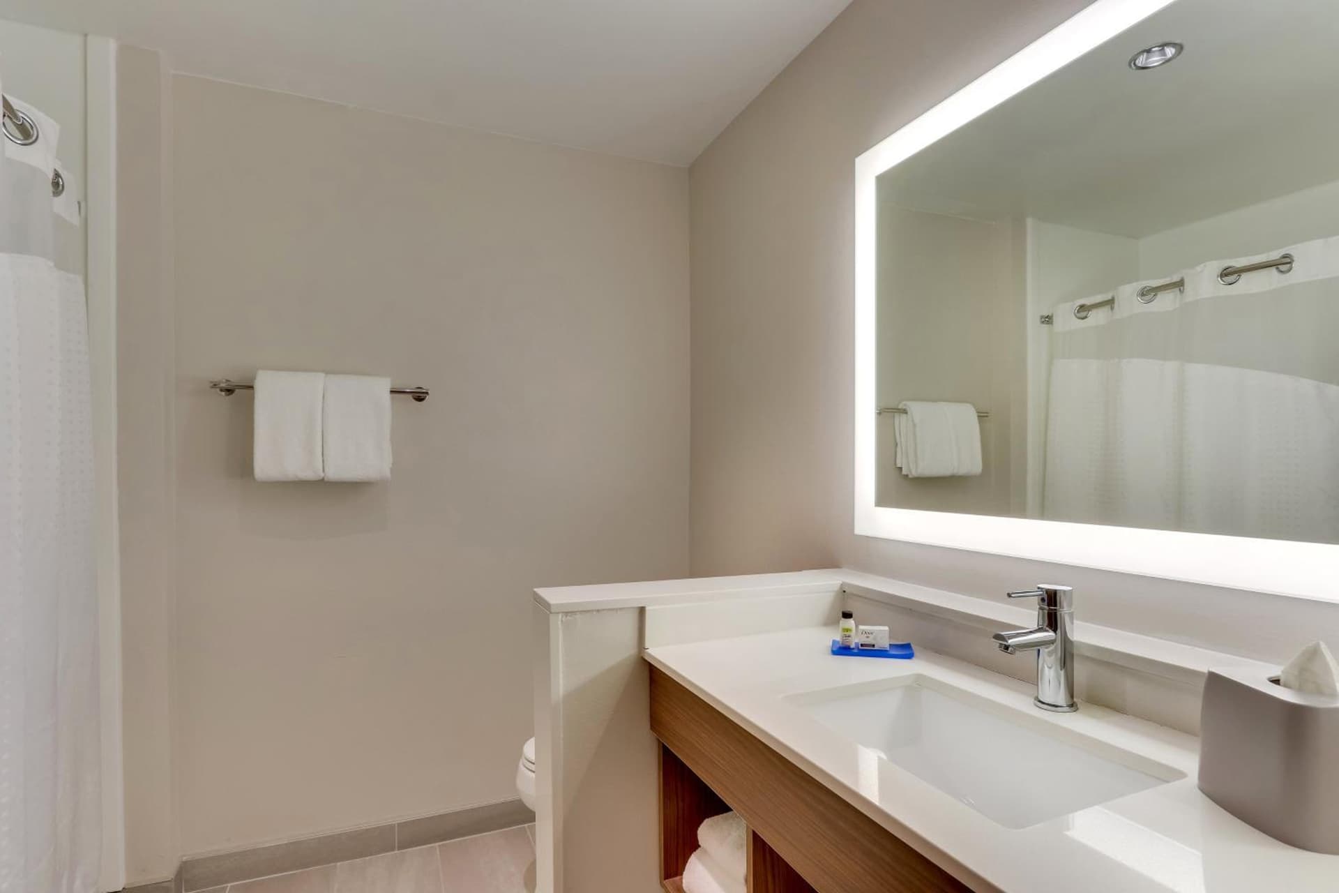 Holiday Inn Express & Suites - Dawsonville by IHG gallery photo in Dawsonville, GA — image 65