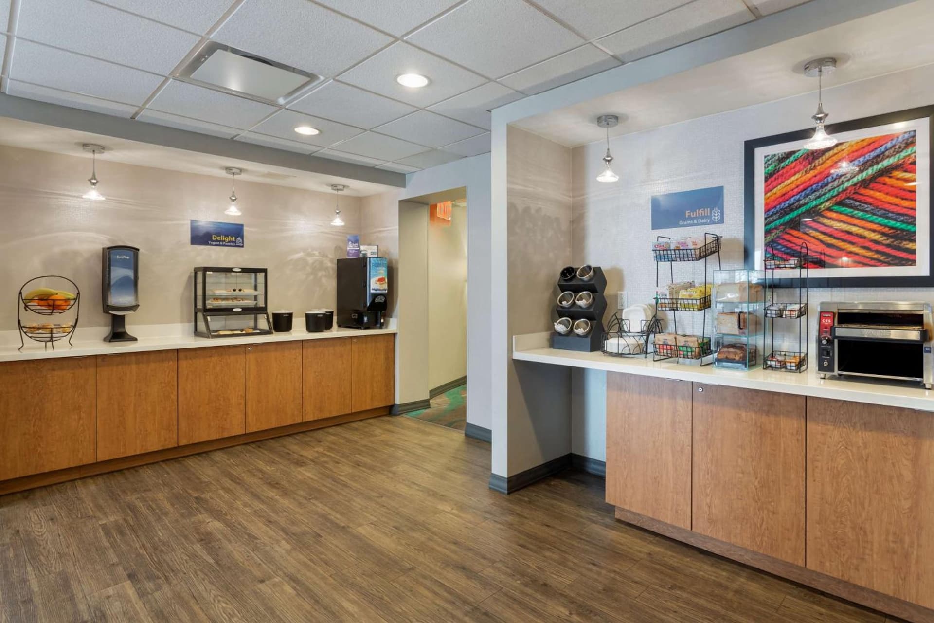 Best Western Gregory Hotel interior in Brooklyn, NY — gallery photo 2