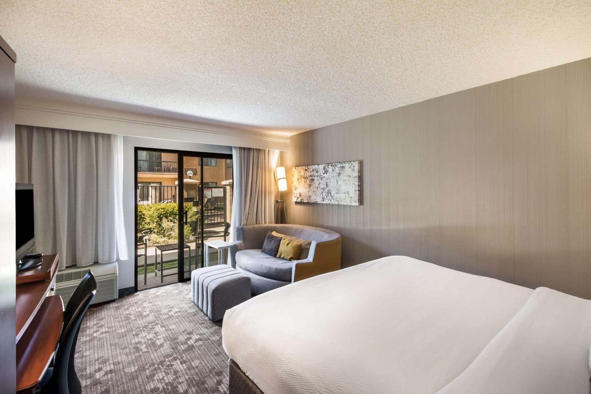 Sonesta Select Huntington Beach Fountain Valley gallery photo in Huntington Beach, CA — image 5