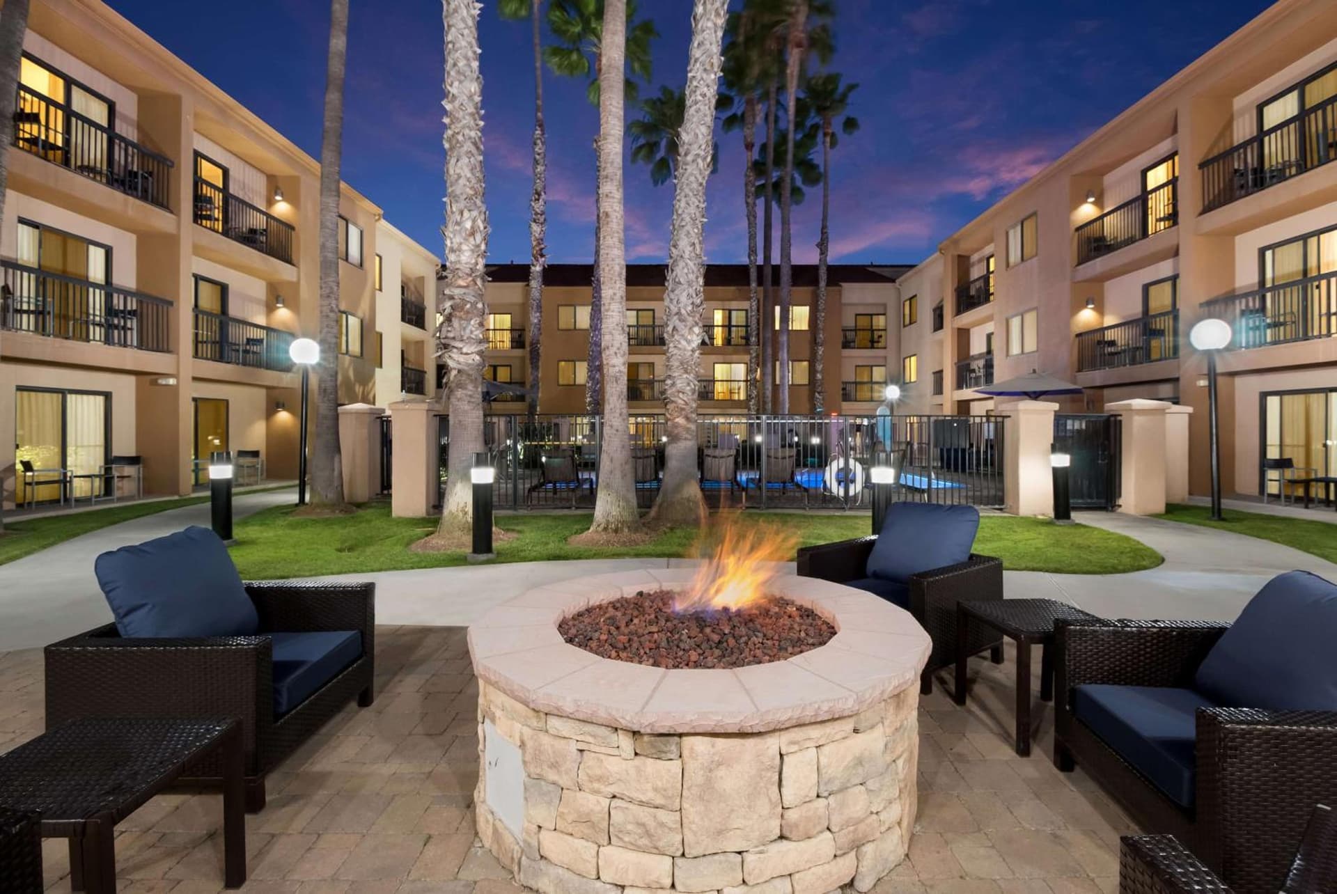 Sonesta Select Huntington Beach Fountain Valley property views in Huntington Beach, CA — gallery photo 3