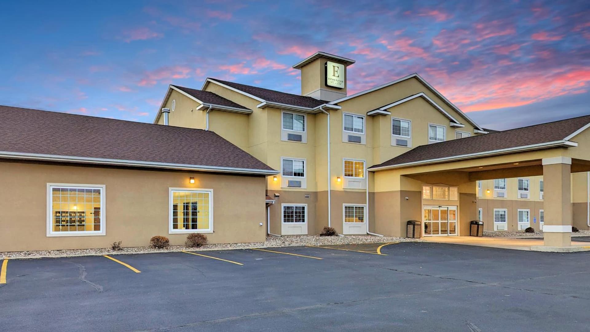 Estherville Hotel & Suites — hotel in Estherville, Iowa