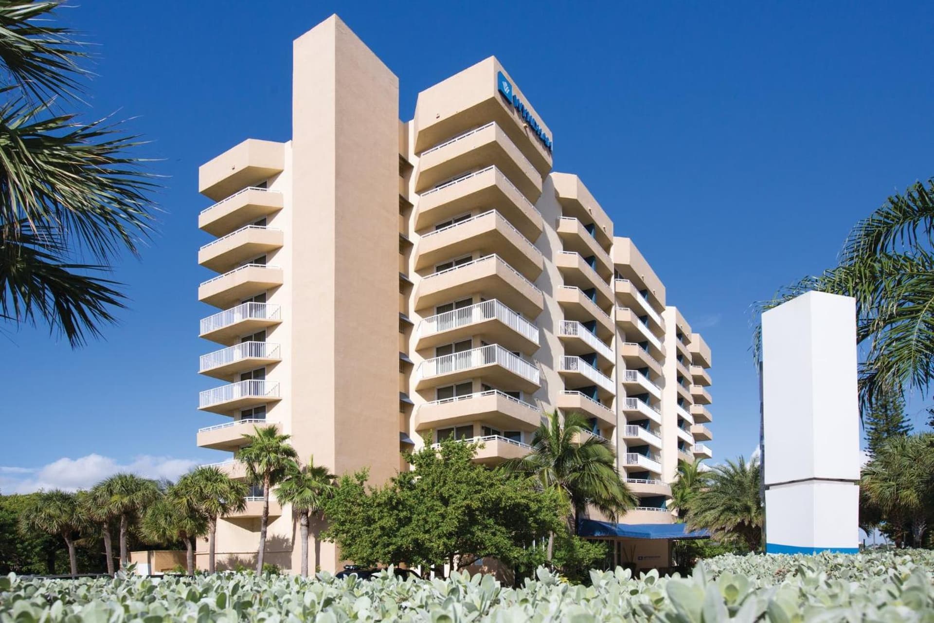 Club Wyndham Santa Barbara gallery photo in Pompano Beach, FL — image 48