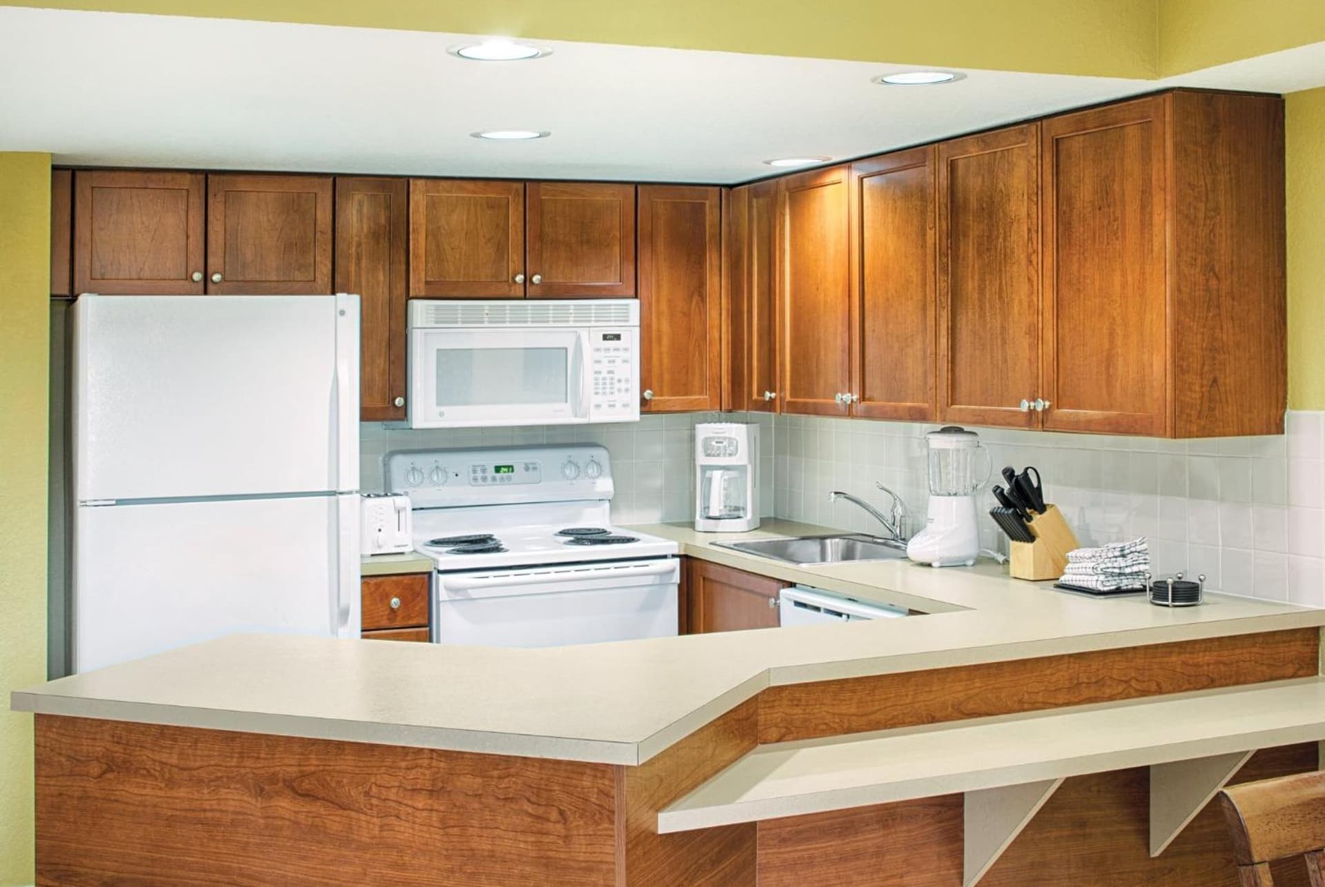 Club Wyndham Santa Barbara gallery photo in Pompano Beach, FL — image 45