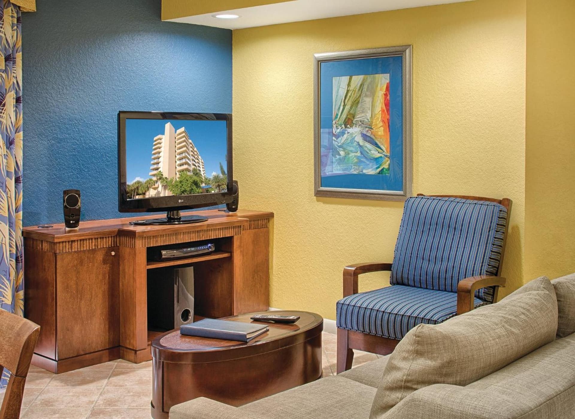 Club Wyndham Santa Barbara gallery photo in Pompano Beach, FL — image 12