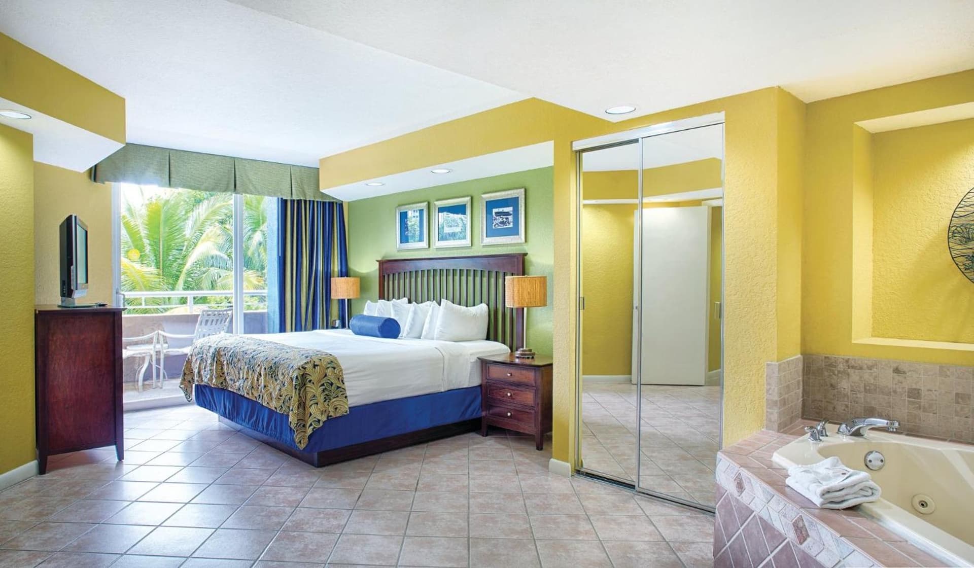 Club Wyndham Santa Barbara gallery photo in Pompano Beach, FL — image 22
