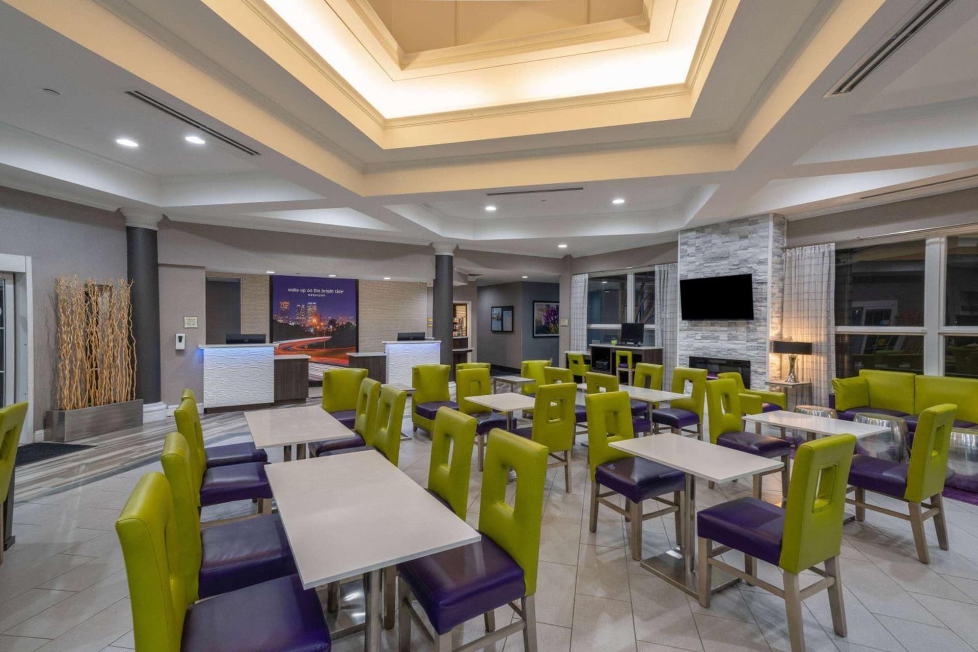 La Quinta by Wyndham Birmingham Hoover gallery photo in Hoover, AL — image 41