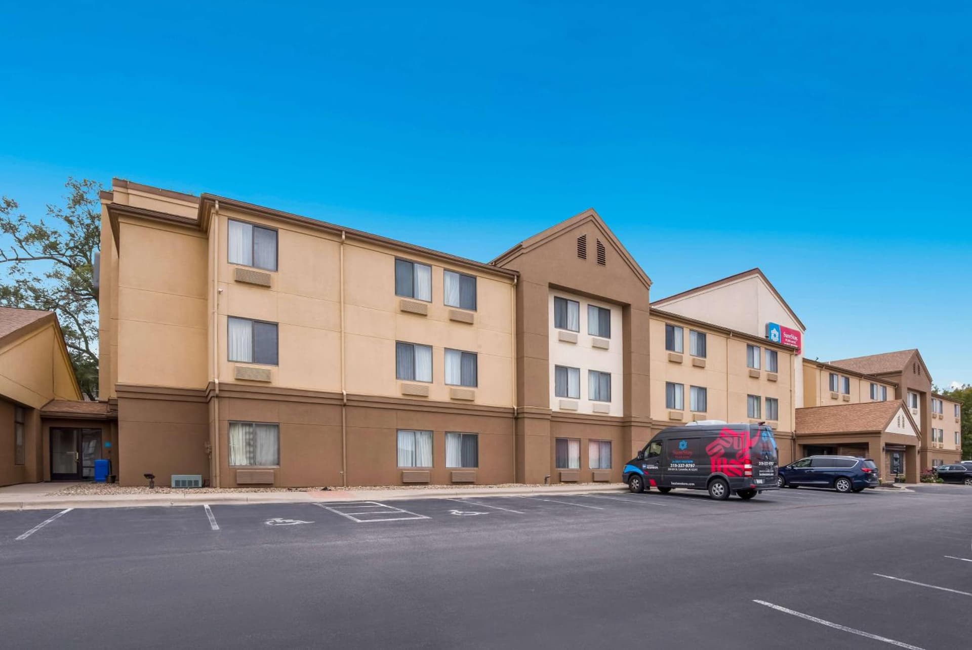 SureStay Plus Hotel by Best Western Coralville Iowa City gallery photo in Coralville, IA — image 10