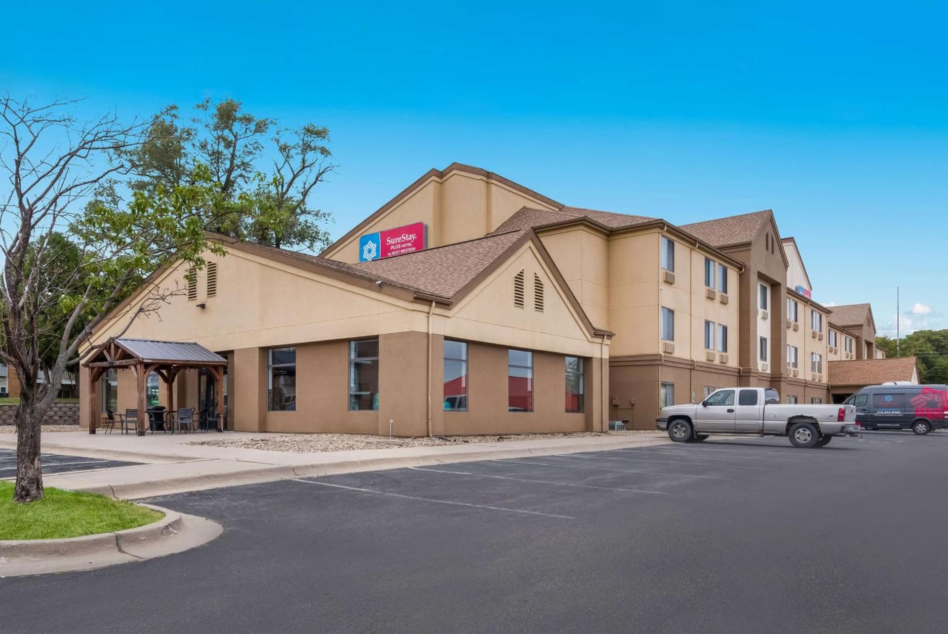 SureStay Plus Hotel by Best Western Coralville Iowa City gallery photo in Coralville, IA — image 35
