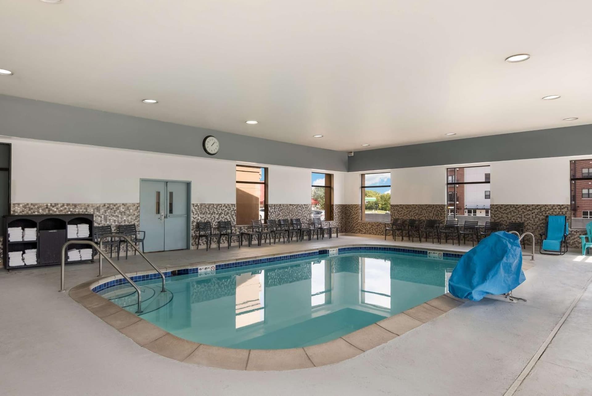 SureStay Plus Hotel by Best Western Coralville Iowa City gallery photo in Coralville, IA — image 38