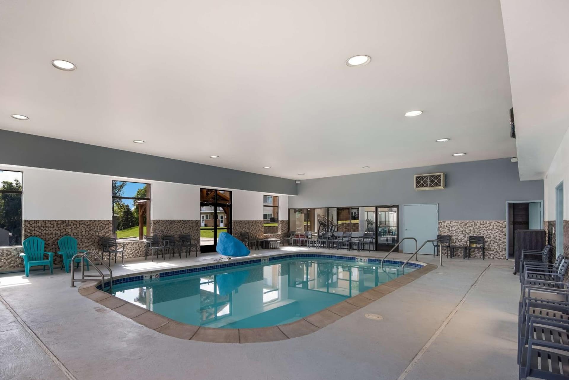 SureStay Plus Hotel by Best Western Coralville Iowa City gallery photo in Coralville, IA — image 40