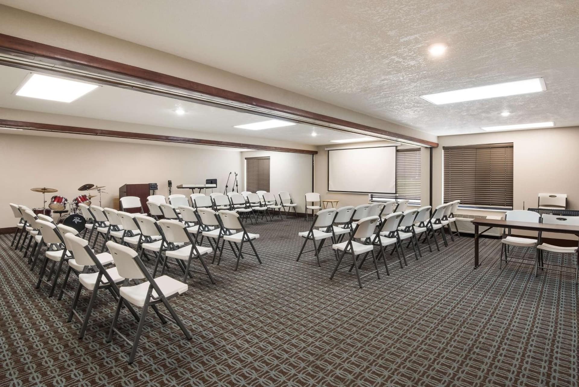 SureStay Plus Hotel by Best Western Coralville Iowa City gallery photo in Coralville, IA — image 11
