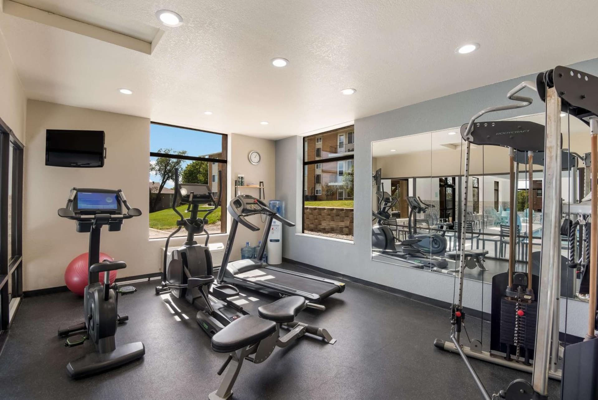SureStay Plus Hotel by Best Western Coralville Iowa City gallery photo in Coralville, IA — image 8