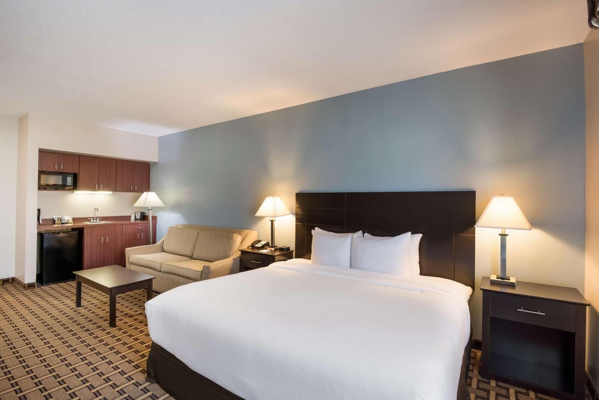 SureStay Plus Hotel by Best Western Coralville Iowa City gallery photo in Coralville, IA — image 26