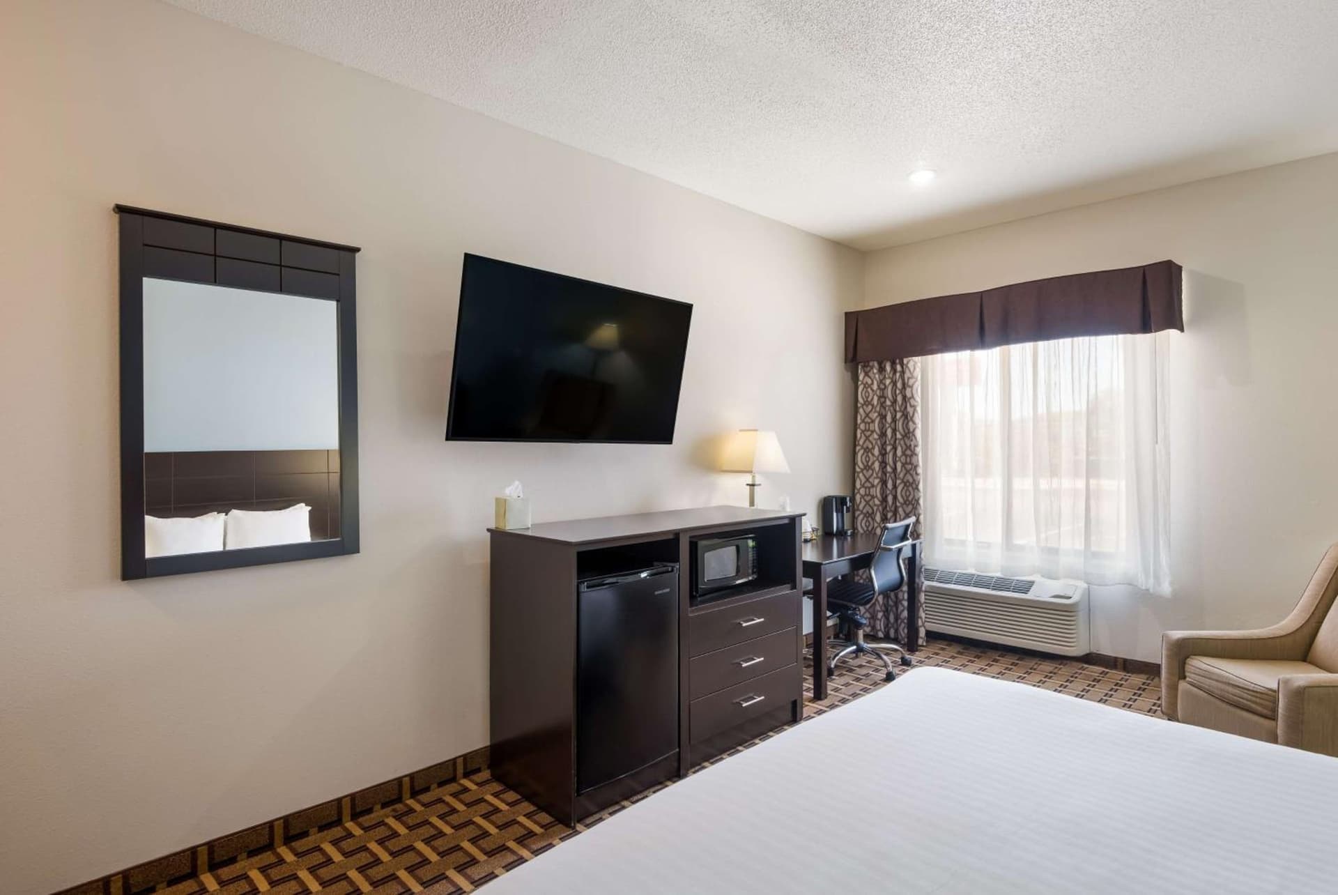 SureStay Plus Hotel by Best Western Coralville Iowa City gallery photo in Coralville, IA — image 12