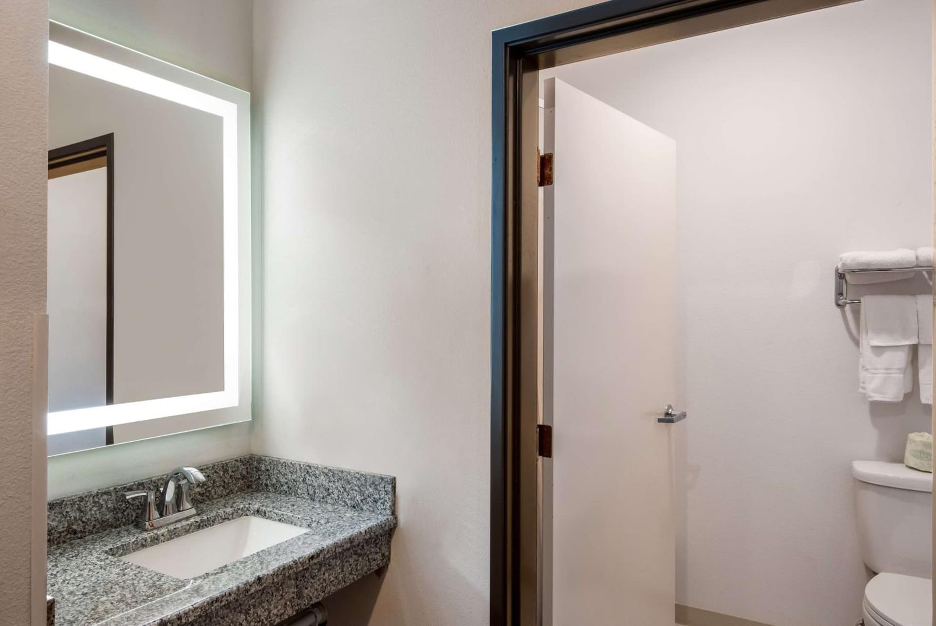 SureStay Plus Hotel by Best Western Coralville Iowa City gallery photo in Coralville, IA — image 24