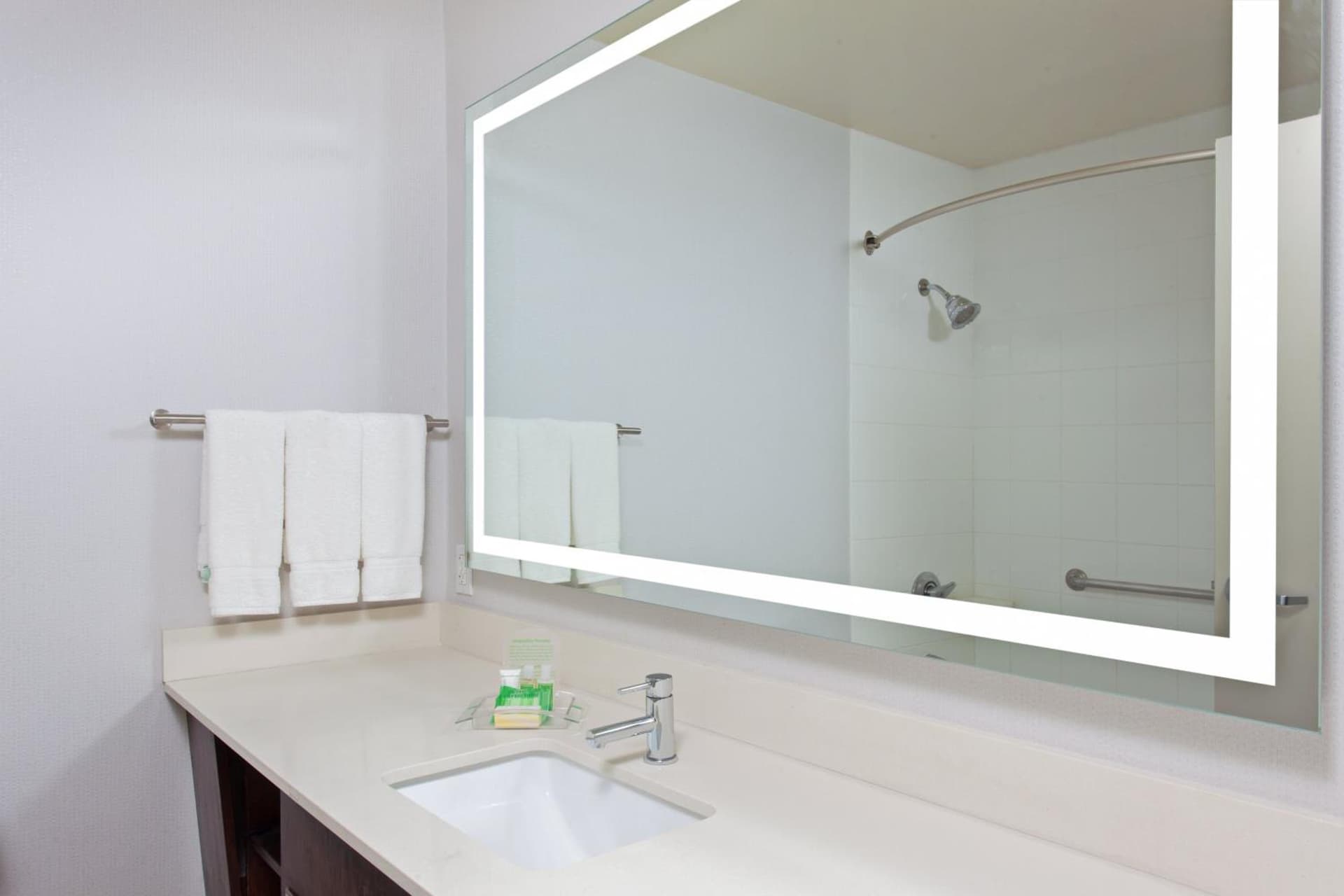 Holiday Inn Los Angeles - LAX Airport by IHG gallery photo in Los Angeles, CA — image 35