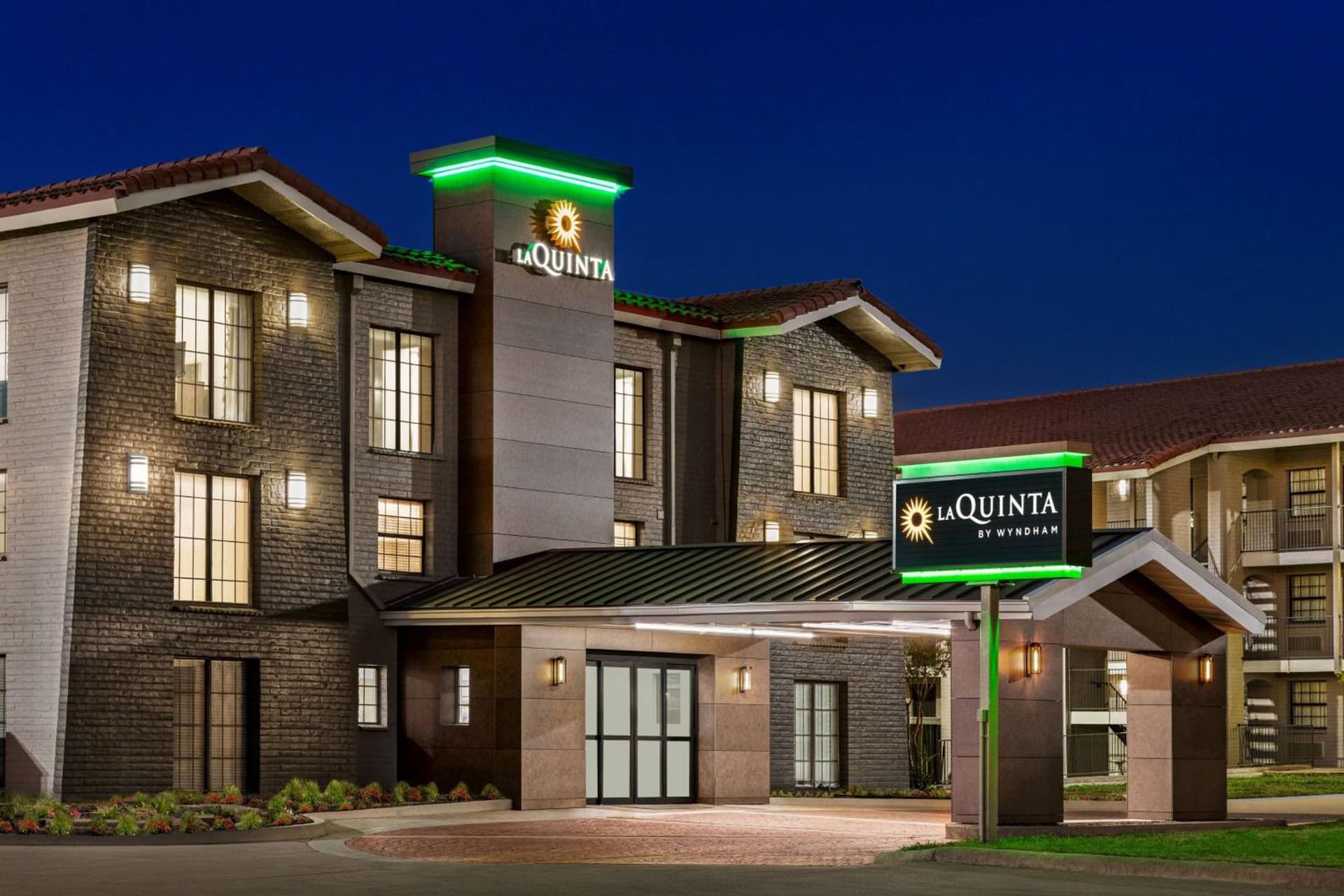 La Quinta Inn by Wyndham Temple interior in Temple, TX — gallery photo 2