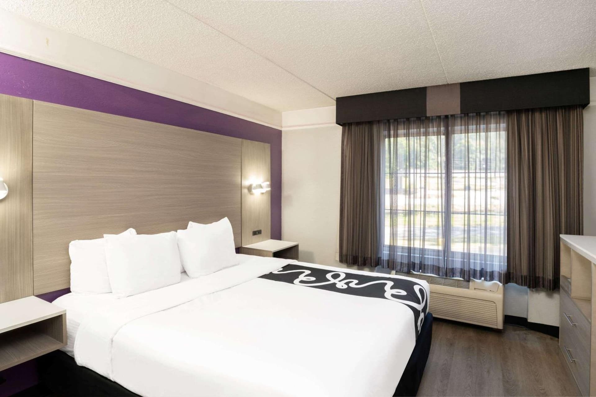La Quinta by Wyndham Birmingham Hoover gallery photo in Hoover, AL — image 26