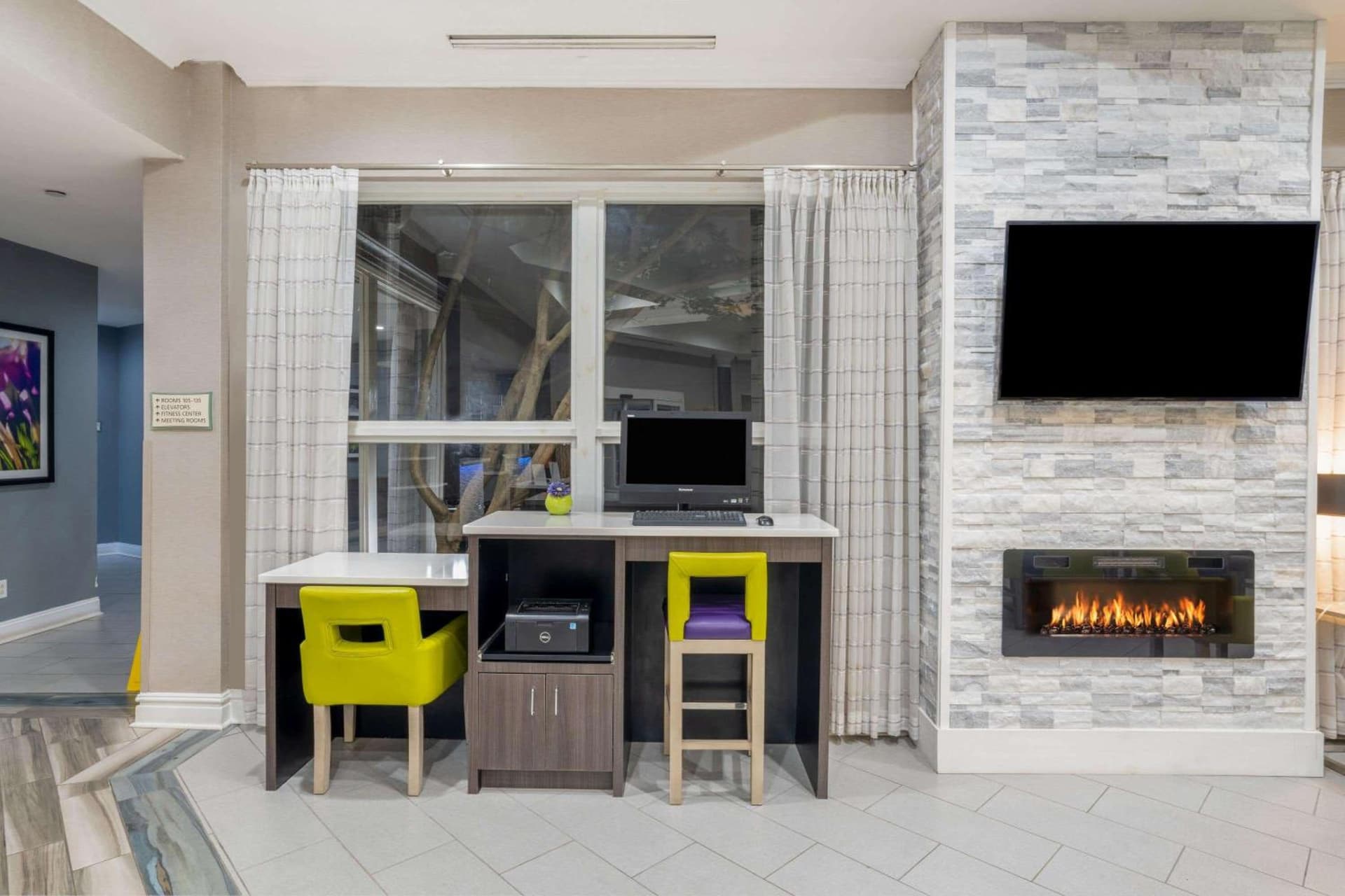 La Quinta by Wyndham Birmingham Hoover gallery photo in Hoover, AL — image 10