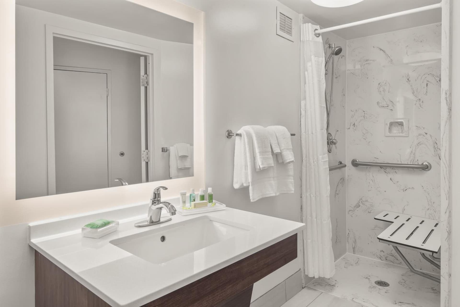 Holiday Inn Charleston-Riverview by IHG gallery photo in Charleston, SC — image 9