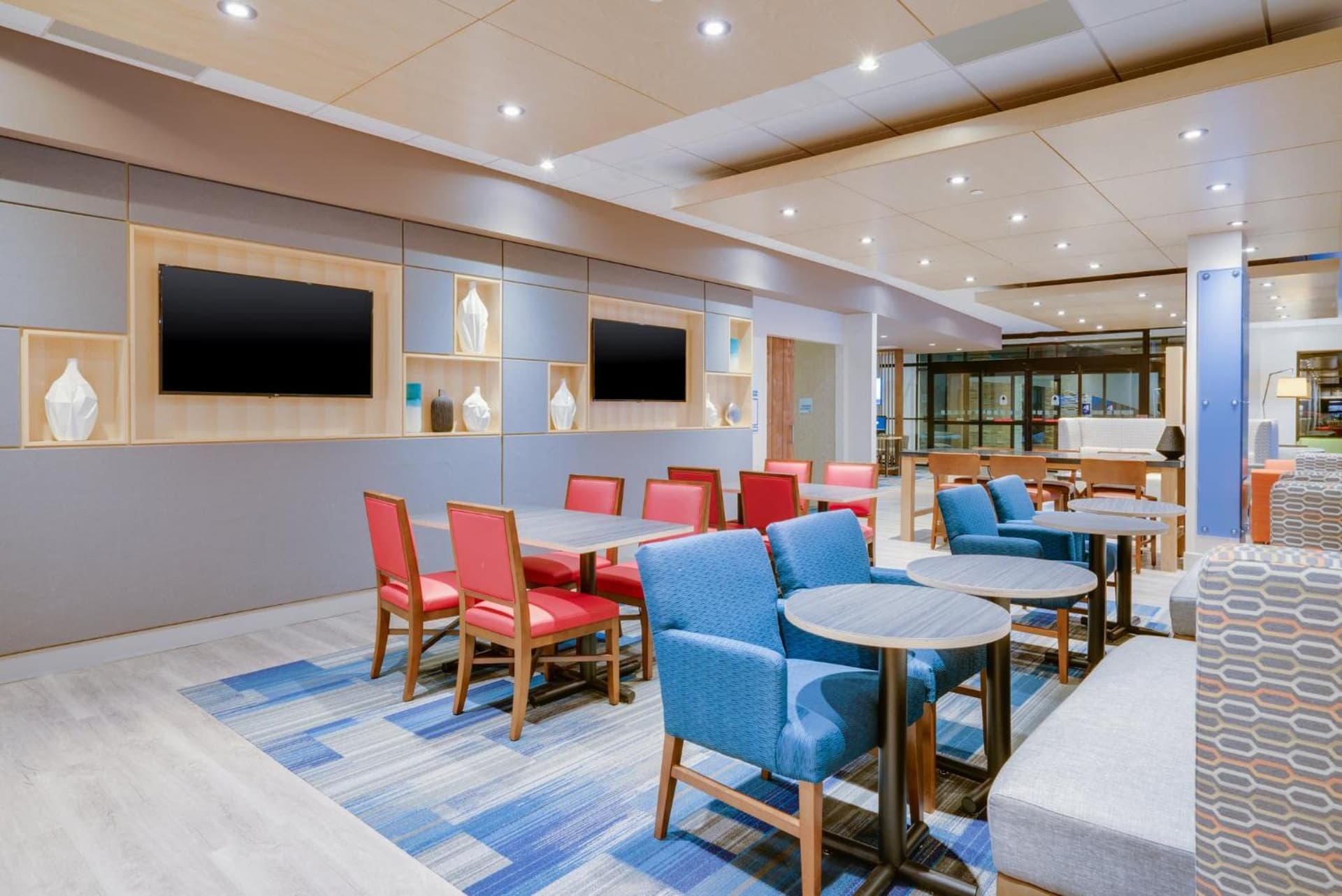 Holiday Inn Express & Suites Ft. Washington - Philadelphia by IHG gallery photo in Fort Washington, PA — image 7