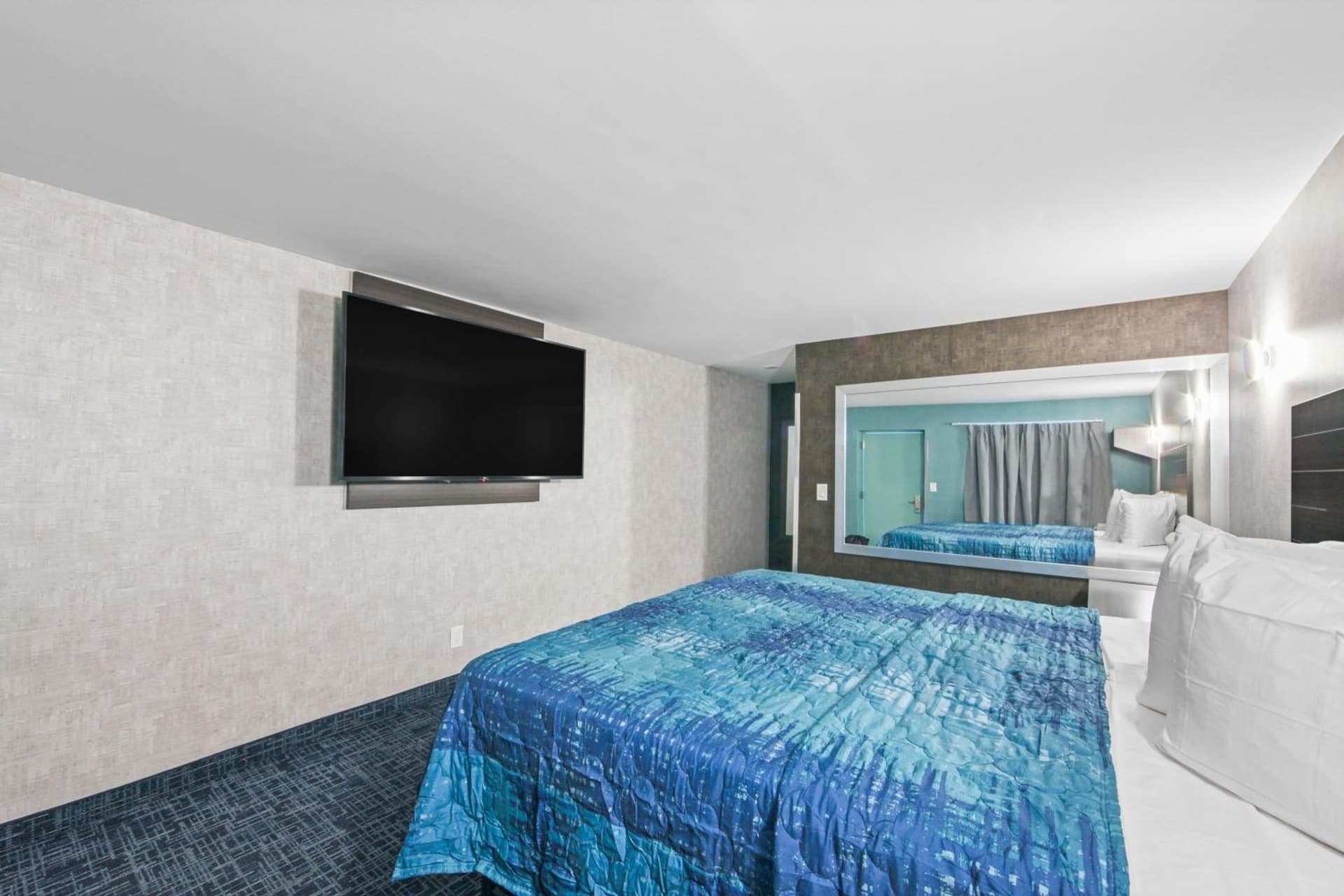 Hotel OPUS Bronx Near Bay Plaza Mall gallery photo in Bronx, NY — image 13