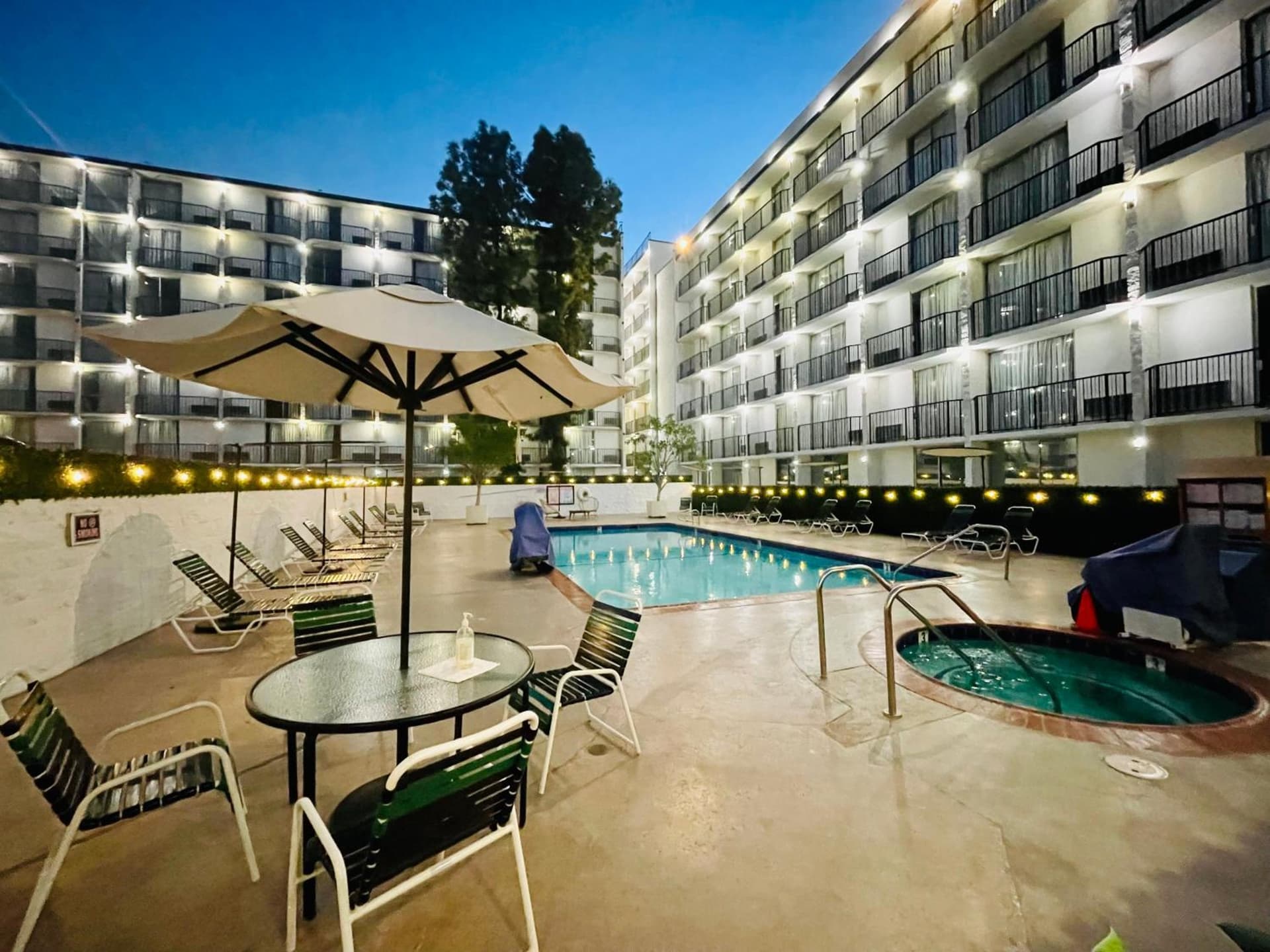 Glendale Express Hotel Los Angeles gallery photo in Glendale, CA — image 10