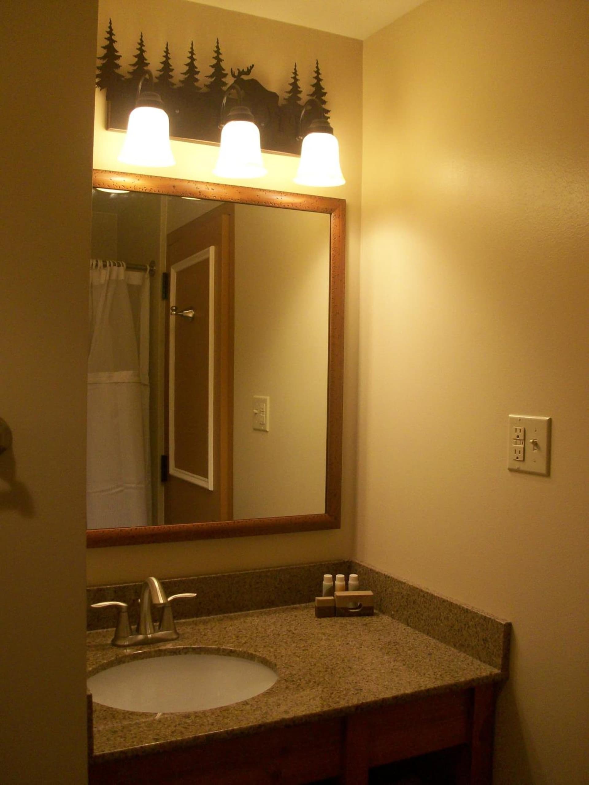 Overlook Lodge and Stone Cottages at Bear Mountain gallery photo in Highland Falls, NY — image 4
